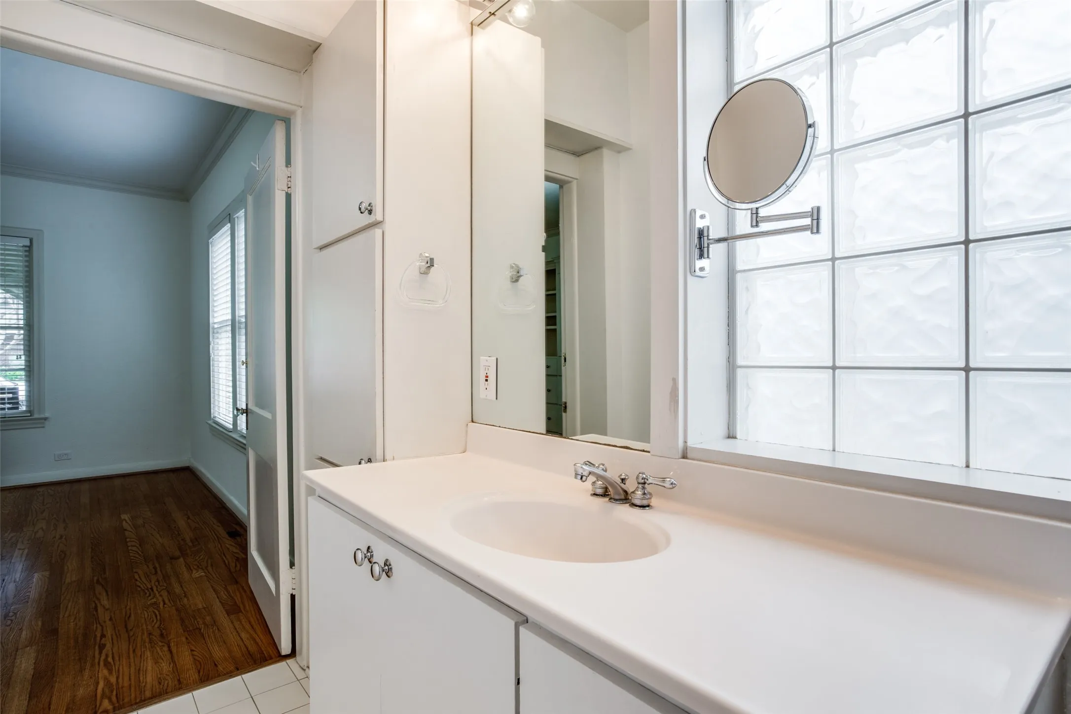 Single Family Residence For Sale in Dallas County , 4111 Normandy Avenue, University Park, Texas 75205, 4 Bedroom, 4 Bathroom, 3 Garage spaces, 3,490 Sqft, built in 1930, mls#21395859, Real Estate Agent in University Park, Homes For Sale in Dallas county, Homes For Sale in University Park, Realtor in University Park Texas, Real Estate Brokerage Independent Realty Texas, Luminita Cordes Realtor