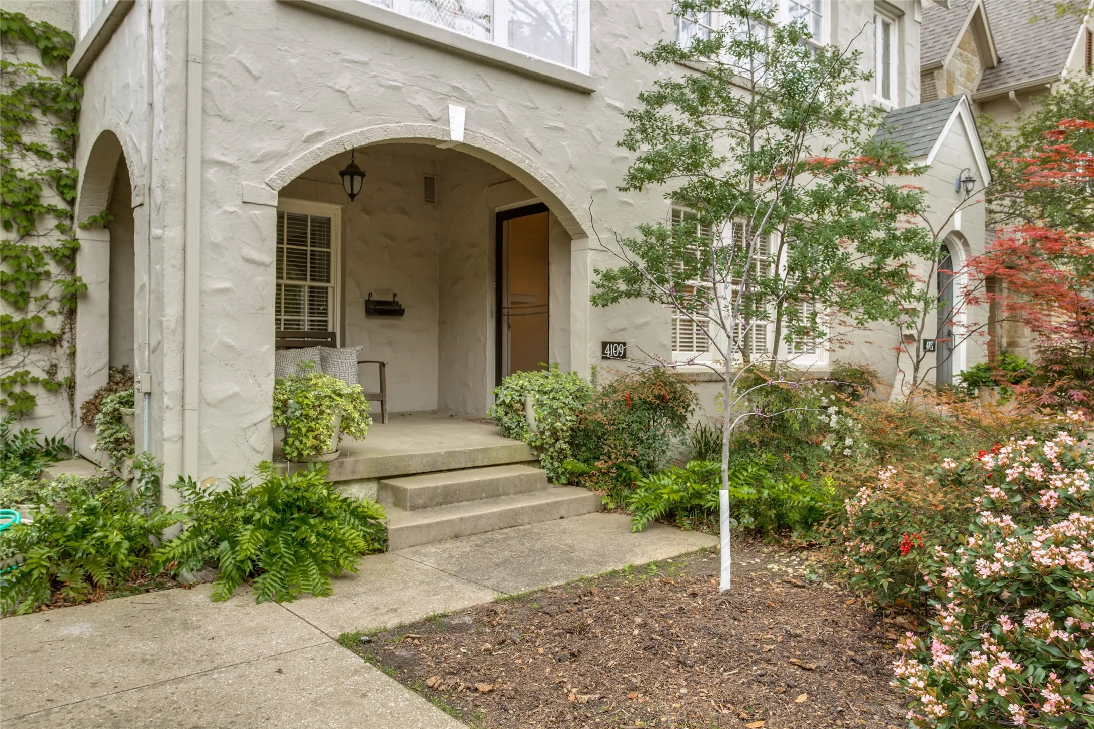 Single Family Residence For Sale in Dallas County , 4111 Normandy Avenue, University Park, Texas 75205, 4 Bedroom, 4 Bathroom, 3 Garage spaces, 3,490 Sqft, built in 1930, mls#21395859, Real Estate Agent in University Park, Homes For Sale in Dallas county, Homes For Sale in University Park, Realtor in University Park Texas, Real Estate Brokerage Independent Realty Texas, Luminita Cordes Realtor