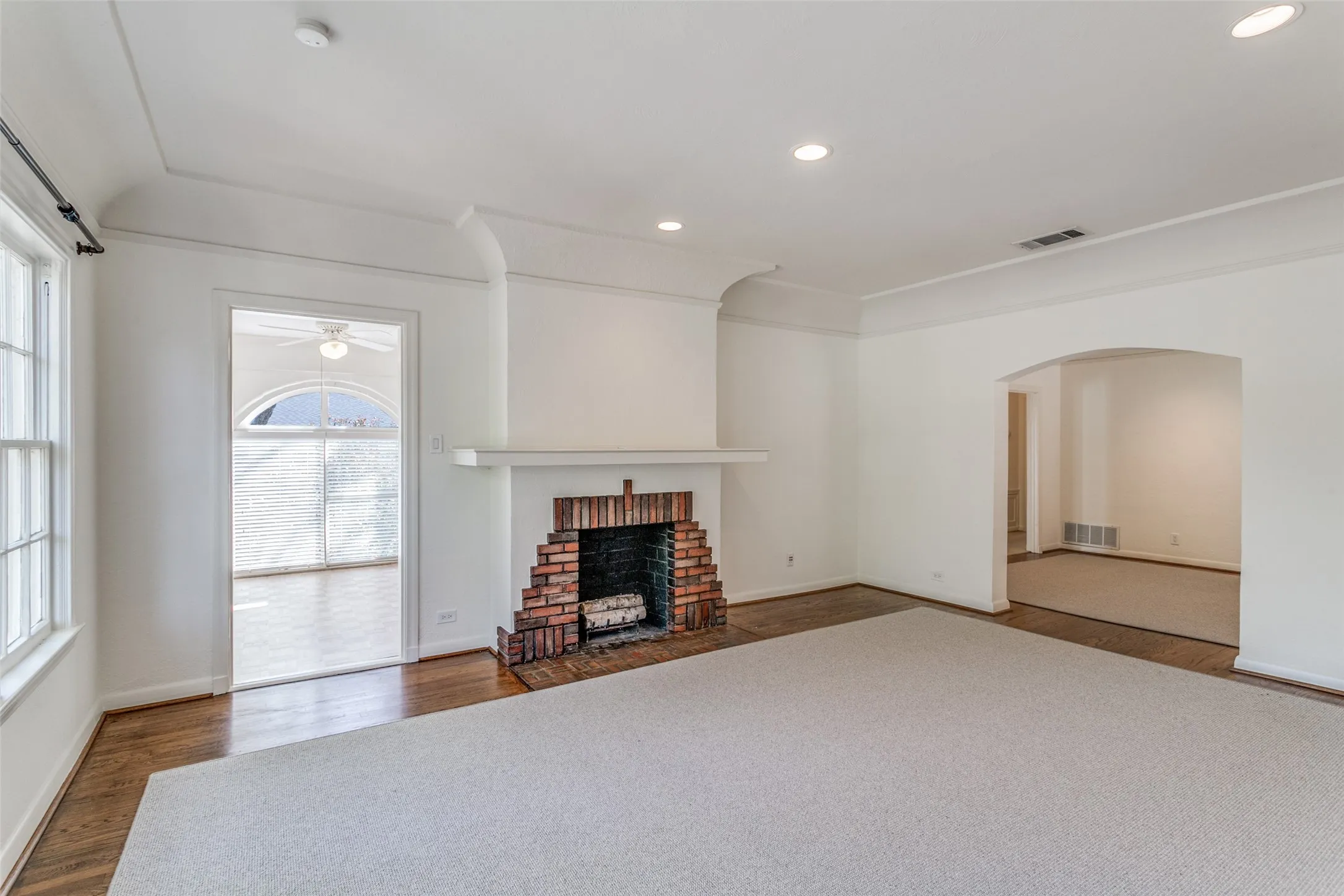 Duplex For Sale in Dallas County , 4111 Normandy Avenue, University Park, Texas 75205, 4 Bedroom, 4 Bathroom, 3 Garage spaces, 0 Sqft, built in 1930, mls#21395881, Real Estate Agent in University Park, Homes For Sale in Dallas county, Homes For Sale in University Park, Realtor in University Park Texas, Real Estate Brokerage Independent Realty Texas, Luminita Cordes Realtor
