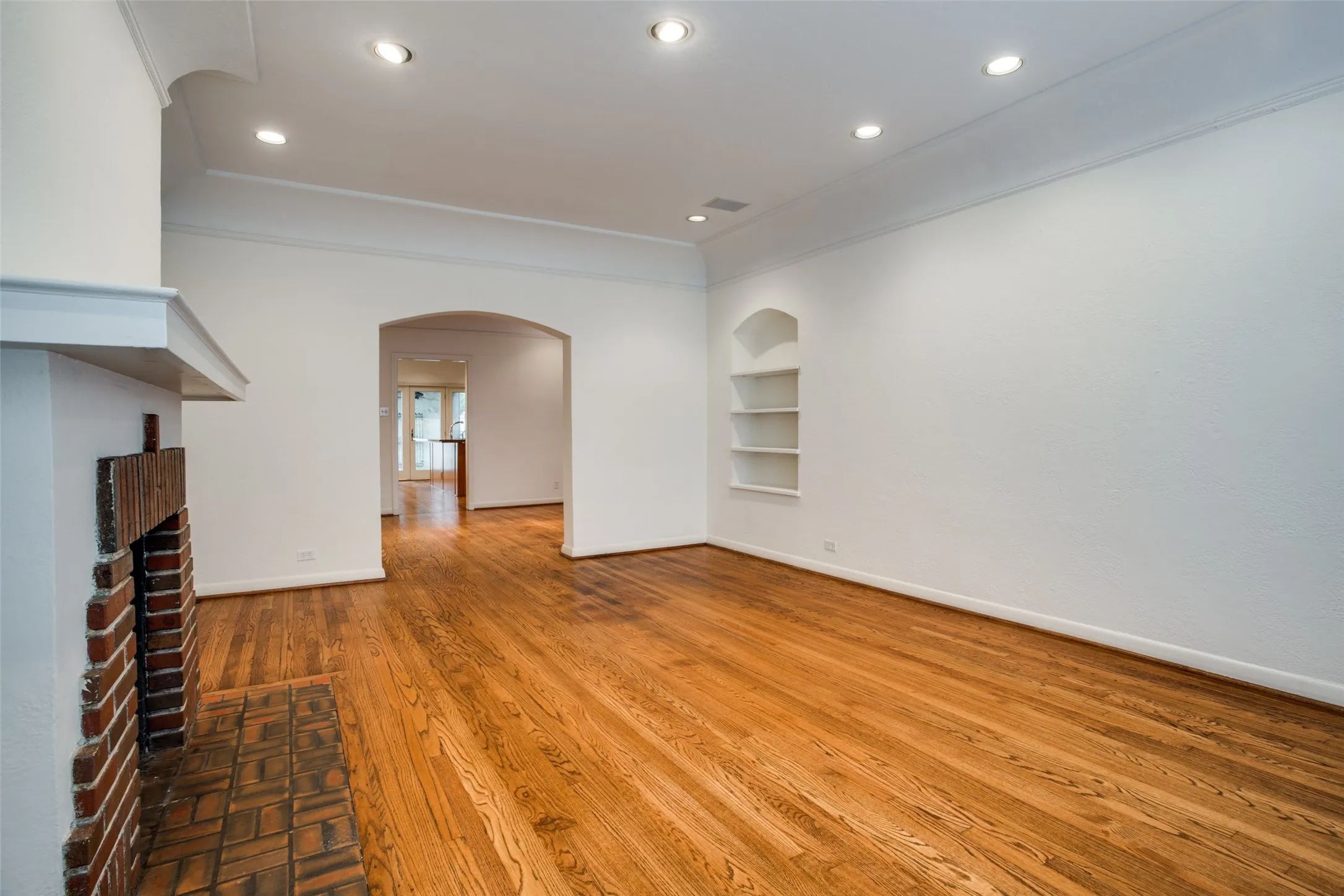 Duplex For Sale in Dallas County , 4111 Normandy Avenue, University Park, Texas 75205, 4 Bedroom, 4 Bathroom, 3 Garage spaces, 0 Sqft, built in 1930, mls#21395881, Real Estate Agent in University Park, Homes For Sale in Dallas county, Homes For Sale in University Park, Realtor in University Park Texas, Real Estate Brokerage Independent Realty Texas, Luminita Cordes Realtor