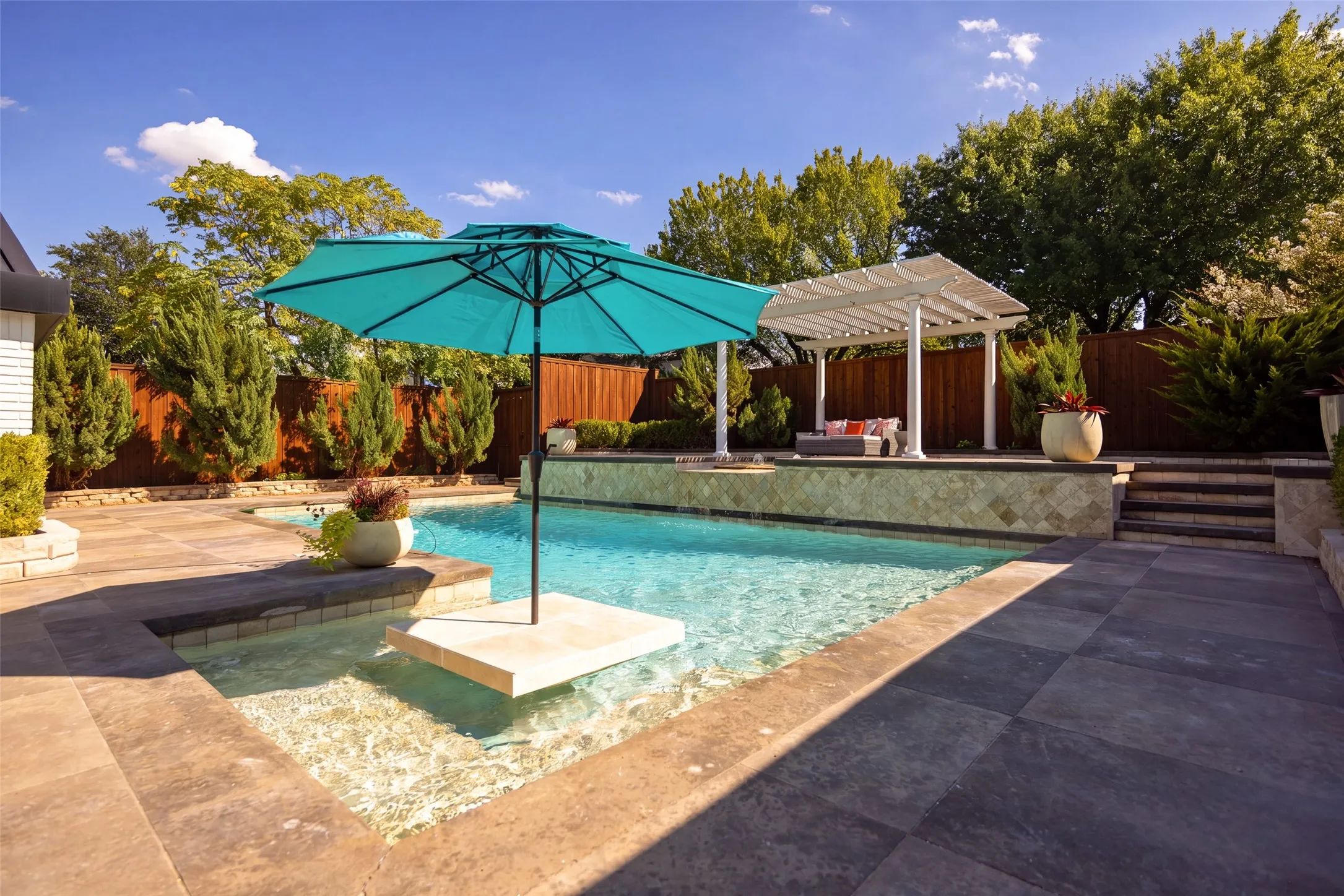 Single Family Residence For Sale in Dallas County , 6946 Forest Glade Circle, Dallas, Texas 75230, 5 Bedroom, 5 Bathroom, 2 Garage spaces, 3,788 Sqft, built in 1972, mls#21395482, Real Estate Agent in Dallas, Homes For Sale in Dallas county, Homes For Sale in Dallas, Realtor in Dallas Texas, Real Estate Brokerage Independent Realty Texas, Luminita Cordes Realtor