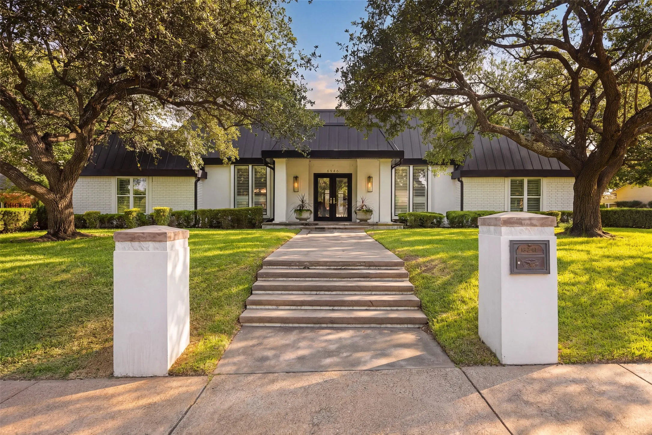 Single Family Residence For Sale