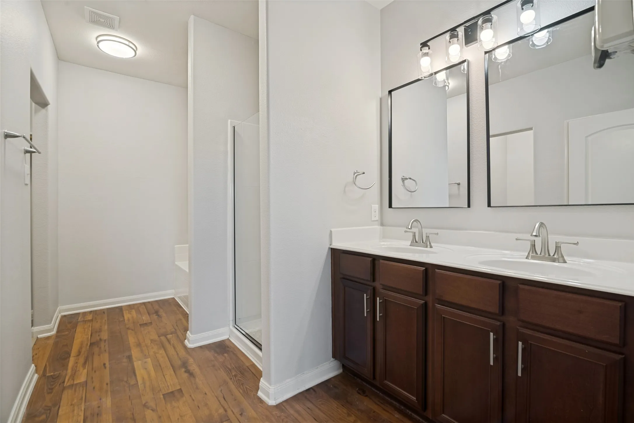 Single Family Residence For Sale in Kaufman County , 2045 Gardenia Drive, Forney, Texas 75126, 5 Bedroom, 3 Bathroom, 2 Garage spaces, 2,744 Sqft, built in 2014, mls#21395899, Real Estate Agent in Forney, Homes For Sale in Kaufman county, Homes For Sale in Forney, Realtor in Forney Texas, Real Estate Brokerage Independent Realty Texas, Luminita Cordes Realtor