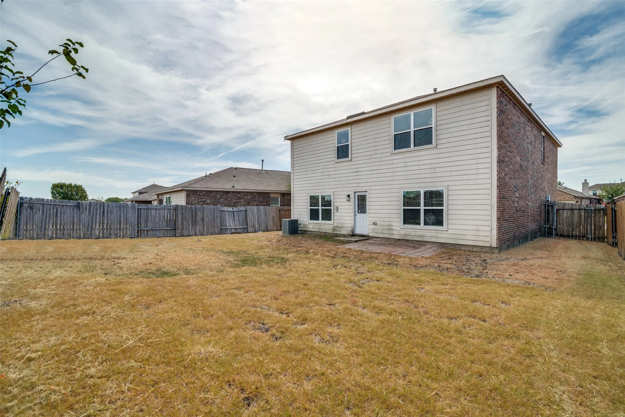 Single Family Residence For Sale in Kaufman County , 2045 Gardenia Drive, Forney, Texas 75126, 5 Bedroom, 3 Bathroom, 2 Garage spaces, 2,744 Sqft, built in 2014, mls#21395899, Real Estate Agent in Forney, Homes For Sale in Kaufman county, Homes For Sale in Forney, Realtor in Forney Texas, Real Estate Brokerage Independent Realty Texas, Luminita Cordes Realtor