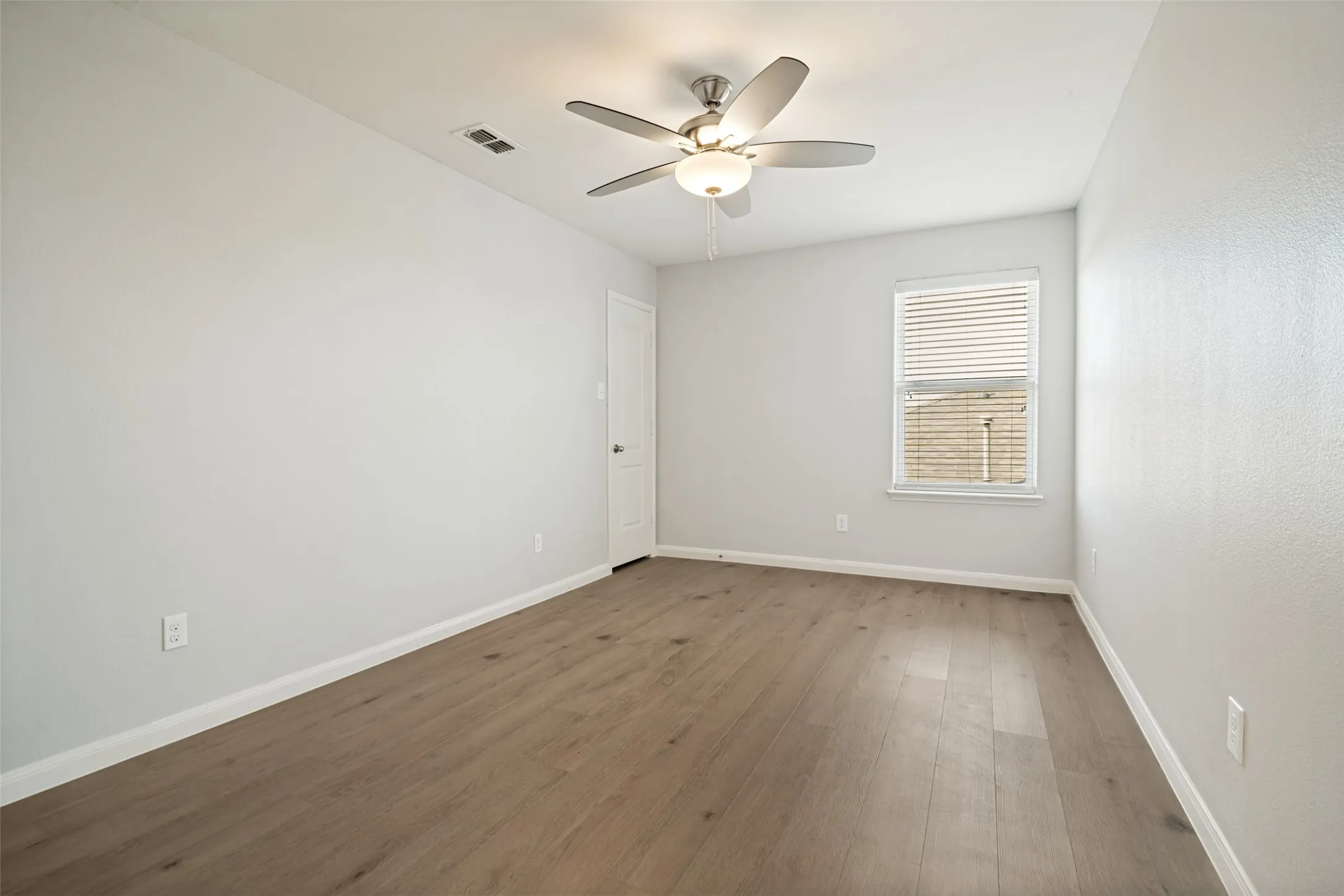 Single Family Residence For Sale in Kaufman County , 2045 Gardenia Drive, Forney, Texas 75126, 5 Bedroom, 3 Bathroom, 2 Garage spaces, 2,744 Sqft, built in 2014, mls#21395899, Real Estate Agent in Forney, Homes For Sale in Kaufman county, Homes For Sale in Forney, Realtor in Forney Texas, Real Estate Brokerage Independent Realty Texas, Luminita Cordes Realtor