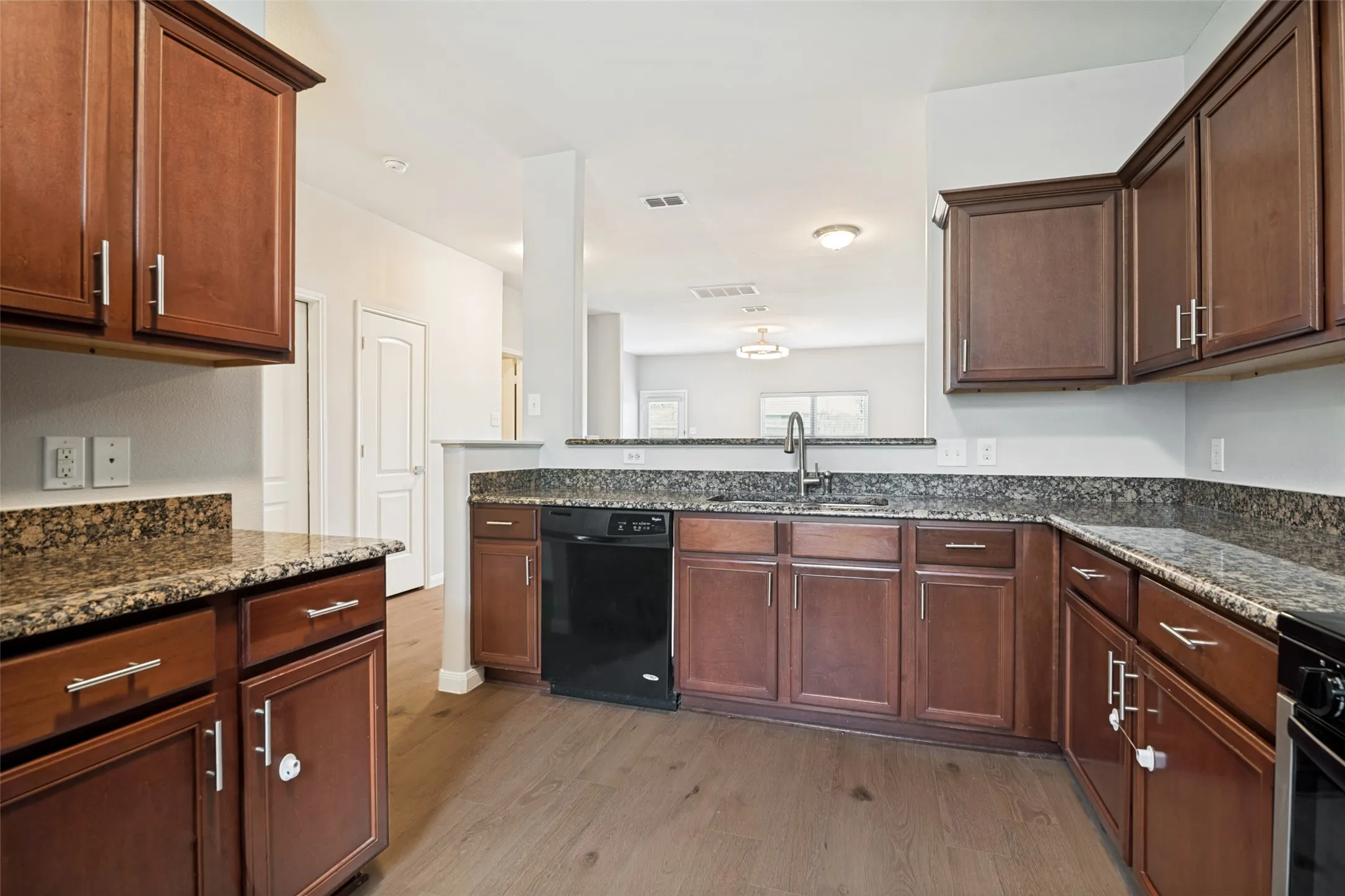 Single Family Residence For Sale in Kaufman County , 2045 Gardenia Drive, Forney, Texas 75126, 5 Bedroom, 3 Bathroom, 2 Garage spaces, 2,744 Sqft, built in 2014, mls#21395899, Real Estate Agent in Forney, Homes For Sale in Kaufman county, Homes For Sale in Forney, Realtor in Forney Texas, Real Estate Brokerage Independent Realty Texas, Luminita Cordes Realtor