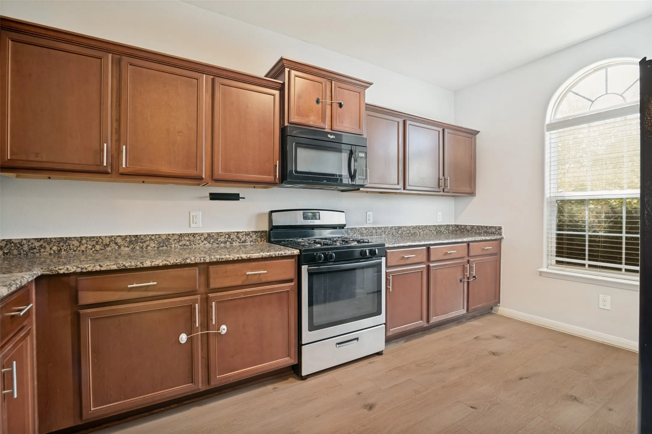 Single Family Residence For Sale in Kaufman County , 2045 Gardenia Drive, Forney, Texas 75126, 5 Bedroom, 3 Bathroom, 2 Garage spaces, 2,744 Sqft, built in 2014, mls#21395899, Real Estate Agent in Forney, Homes For Sale in Kaufman county, Homes For Sale in Forney, Realtor in Forney Texas, Real Estate Brokerage Independent Realty Texas, Luminita Cordes Realtor