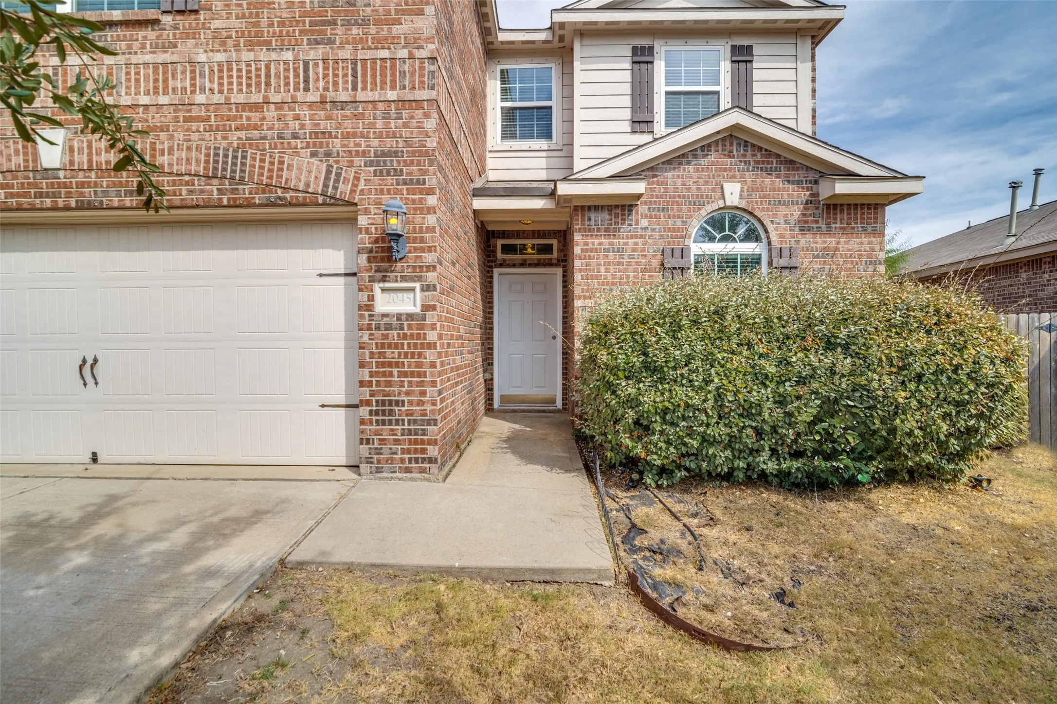 Single Family Residence For Sale in Kaufman County , 2045 Gardenia Drive, Forney, Texas 75126, 5 Bedroom, 3 Bathroom, 2 Garage spaces, 2,744 Sqft, built in 2014, mls#21395899, Real Estate Agent in Forney, Homes For Sale in Kaufman county, Homes For Sale in Forney, Realtor in Forney Texas, Real Estate Brokerage Independent Realty Texas, Luminita Cordes Realtor
