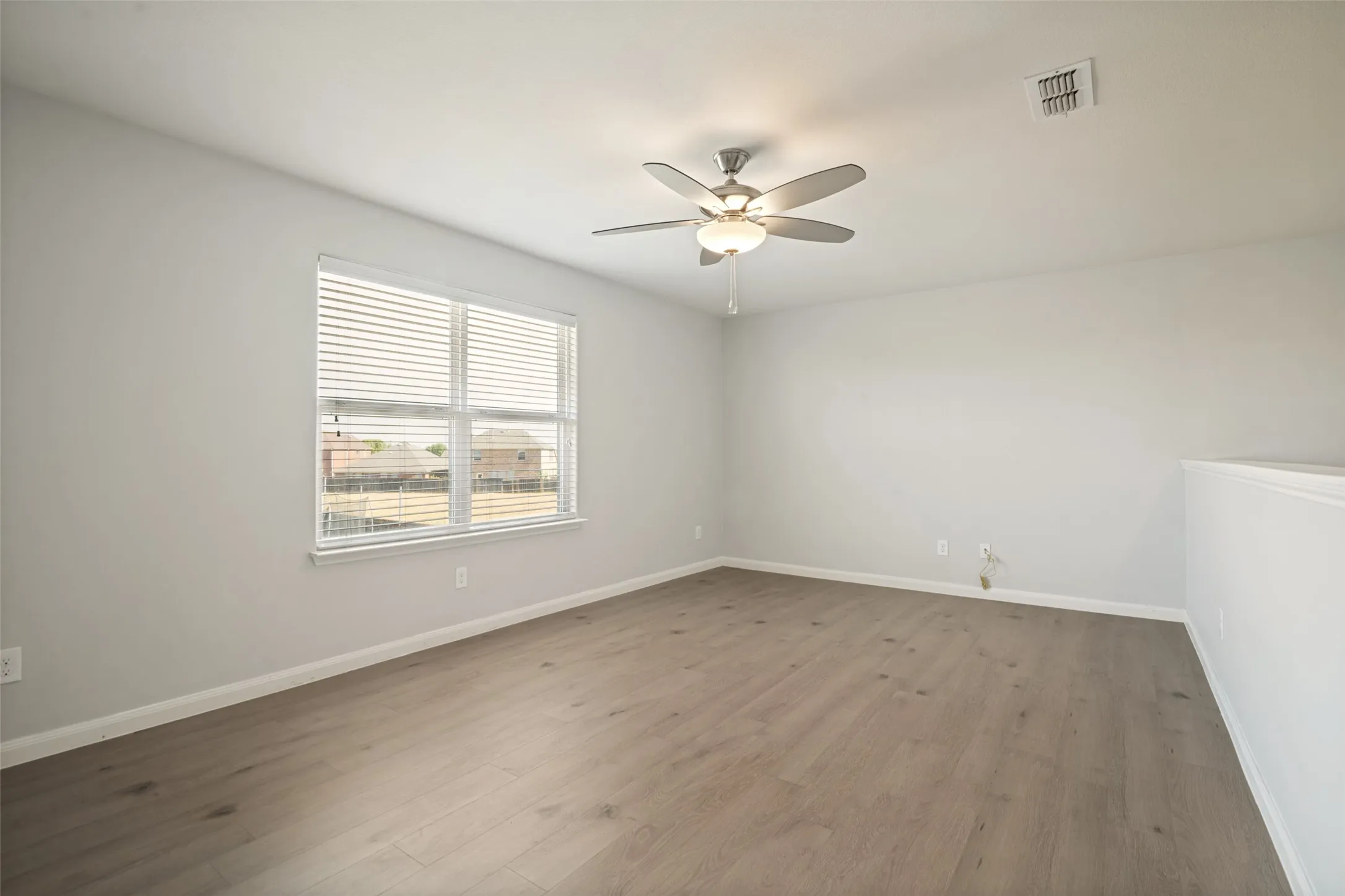 Single Family Residence For Sale in Kaufman County , 2045 Gardenia Drive, Forney, Texas 75126, 5 Bedroom, 3 Bathroom, 2 Garage spaces, 2,744 Sqft, built in 2014, mls#21395899, Real Estate Agent in Forney, Homes For Sale in Kaufman county, Homes For Sale in Forney, Realtor in Forney Texas, Real Estate Brokerage Independent Realty Texas, Luminita Cordes Realtor