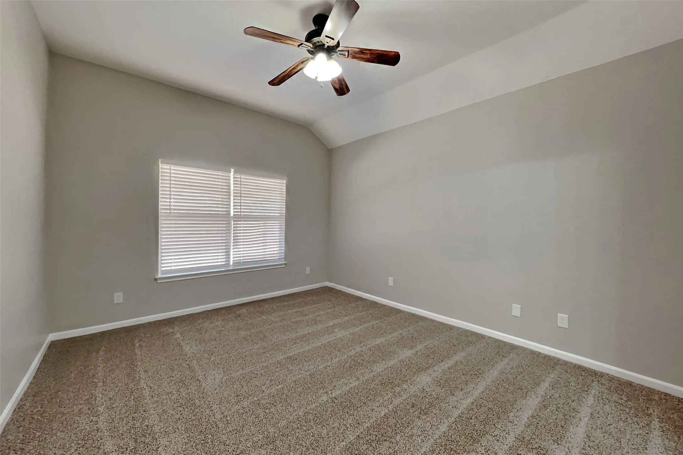 Single Family Residence For Rent in Tarrant County , 637 Crystal Brook Drive, Saginaw, Texas 76179, 4 Bedroom, 3 Bathroom, 2 Garage spaces, 2,095 Sqft, built in 1999, mls#21395897, Real Estate Agent in Saginaw, Homes For Rent in Tarrant county, Homes For Rent in Saginaw, Realtor in Saginaw Texas, Real Estate Brokerage Independent Realty Texas, Luminita Cordes Realtor