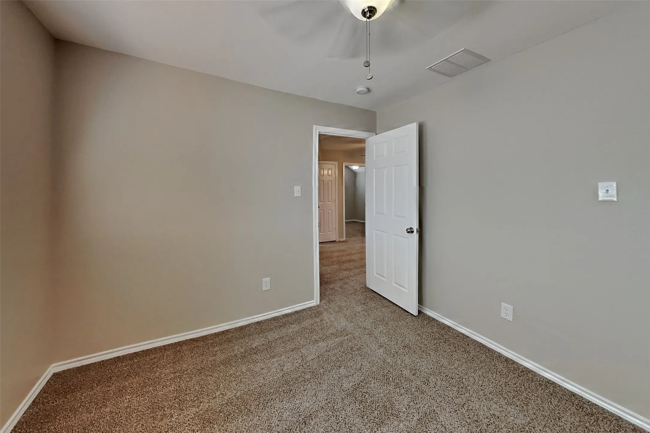 Single Family Residence For Rent in Tarrant County , 637 Crystal Brook Drive, Saginaw, Texas 76179, 4 Bedroom, 3 Bathroom, 2 Garage spaces, 2,095 Sqft, built in 1999, mls#21395897, Real Estate Agent in Saginaw, Homes For Rent in Tarrant county, Homes For Rent in Saginaw, Realtor in Saginaw Texas, Real Estate Brokerage Independent Realty Texas, Luminita Cordes Realtor