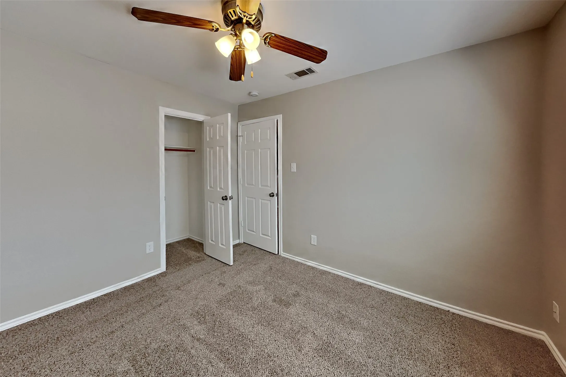 Single Family Residence For Rent in Tarrant County , 637 Crystal Brook Drive, Saginaw, Texas 76179, 4 Bedroom, 3 Bathroom, 2 Garage spaces, 2,095 Sqft, built in 1999, mls#21395897, Real Estate Agent in Saginaw, Homes For Rent in Tarrant county, Homes For Rent in Saginaw, Realtor in Saginaw Texas, Real Estate Brokerage Independent Realty Texas, Luminita Cordes Realtor