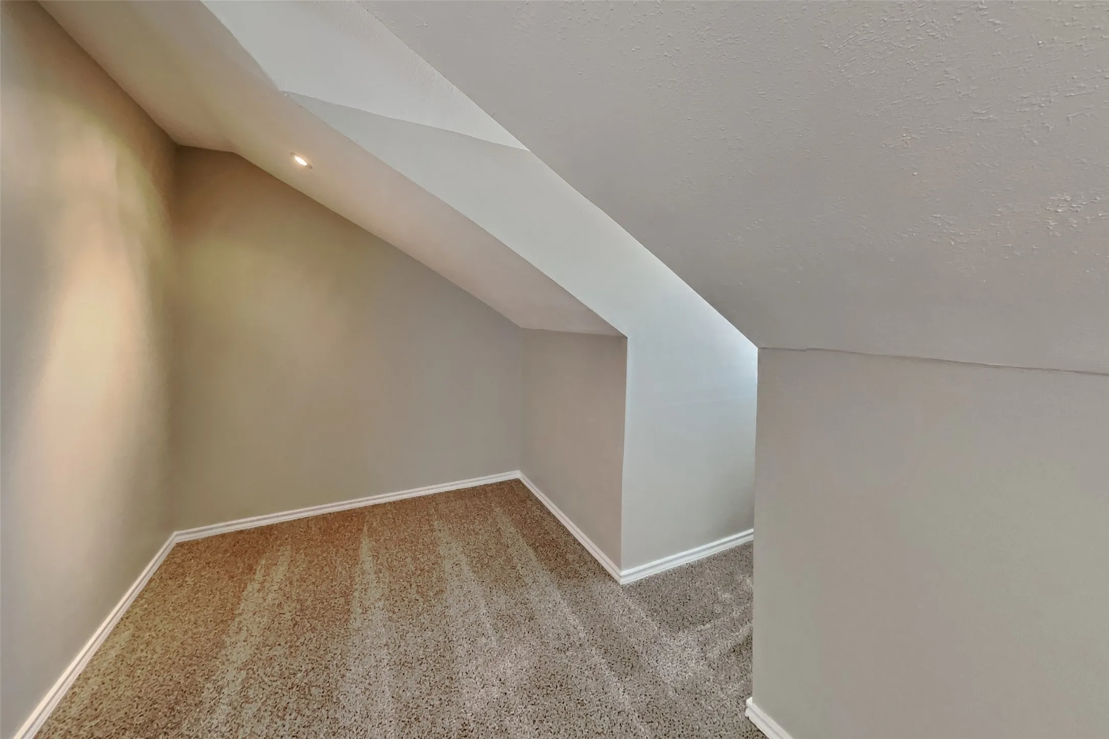 Single Family Residence For Rent in Tarrant County , 637 Crystal Brook Drive, Saginaw, Texas 76179, 4 Bedroom, 3 Bathroom, 2 Garage spaces, 2,095 Sqft, built in 1999, mls#21395897, Real Estate Agent in Saginaw, Homes For Rent in Tarrant county, Homes For Rent in Saginaw, Realtor in Saginaw Texas, Real Estate Brokerage Independent Realty Texas, Luminita Cordes Realtor