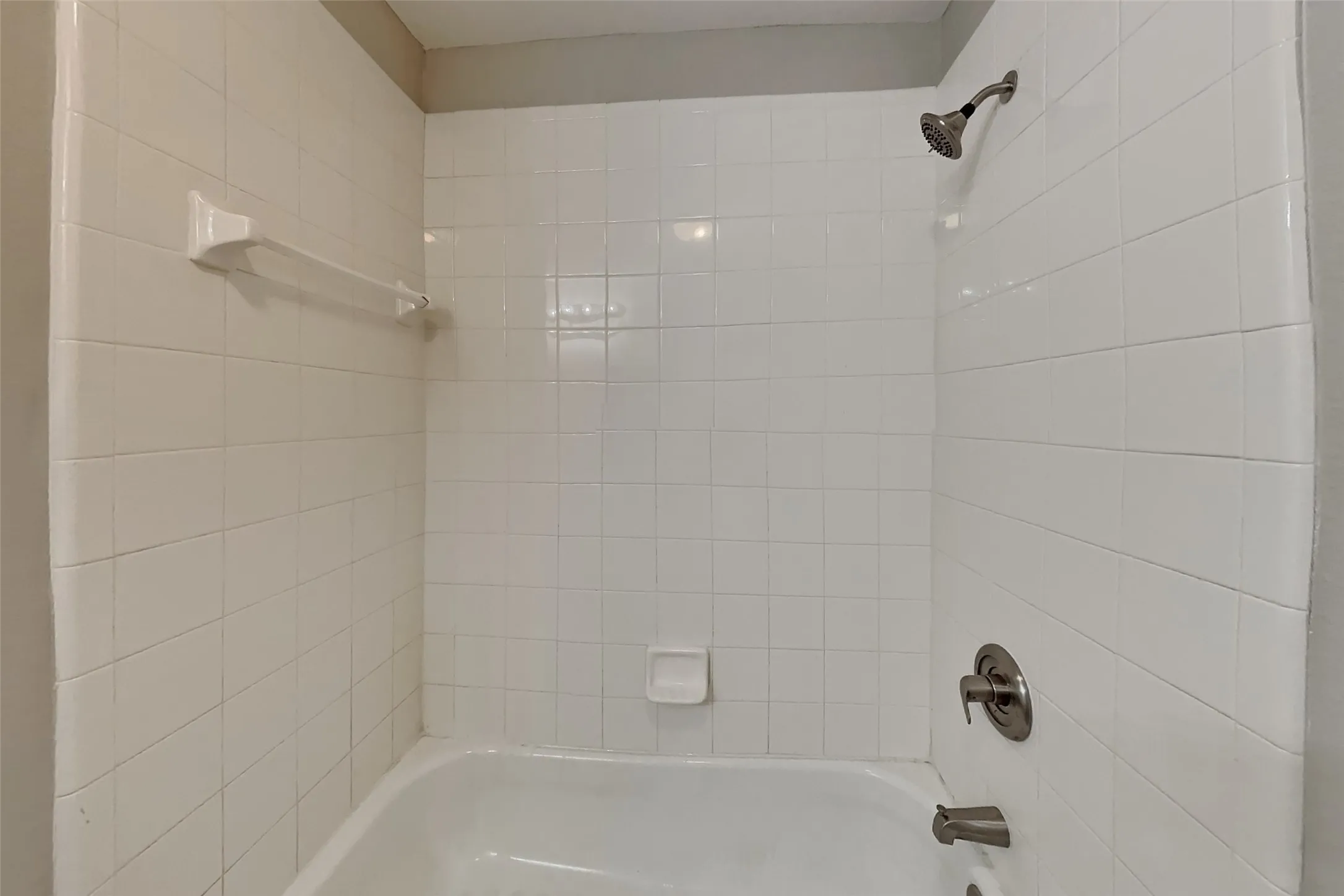 Single Family Residence For Rent in Tarrant County , 637 Crystal Brook Drive, Saginaw, Texas 76179, 4 Bedroom, 3 Bathroom, 2 Garage spaces, 2,095 Sqft, built in 1999, mls#21395897, Real Estate Agent in Saginaw, Homes For Rent in Tarrant county, Homes For Rent in Saginaw, Realtor in Saginaw Texas, Real Estate Brokerage Independent Realty Texas, Luminita Cordes Realtor