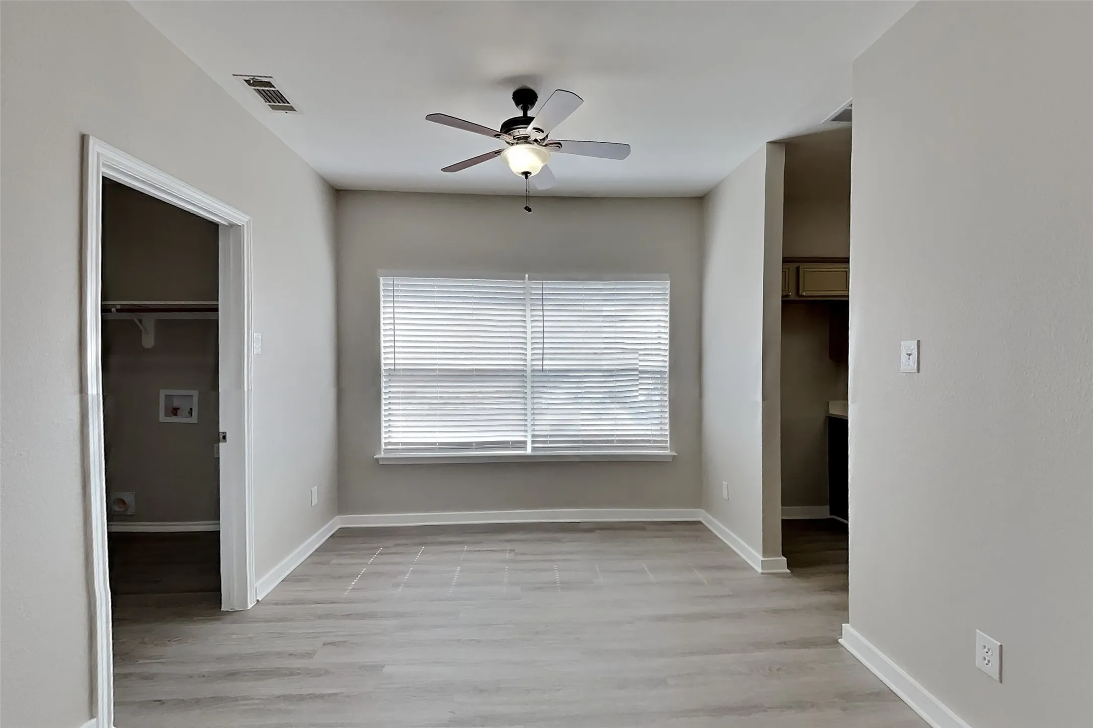 Single Family Residence For Rent in Tarrant County , 637 Crystal Brook Drive, Saginaw, Texas 76179, 4 Bedroom, 3 Bathroom, 2 Garage spaces, 2,095 Sqft, built in 1999, mls#21395897, Real Estate Agent in Saginaw, Homes For Rent in Tarrant county, Homes For Rent in Saginaw, Realtor in Saginaw Texas, Real Estate Brokerage Independent Realty Texas, Luminita Cordes Realtor