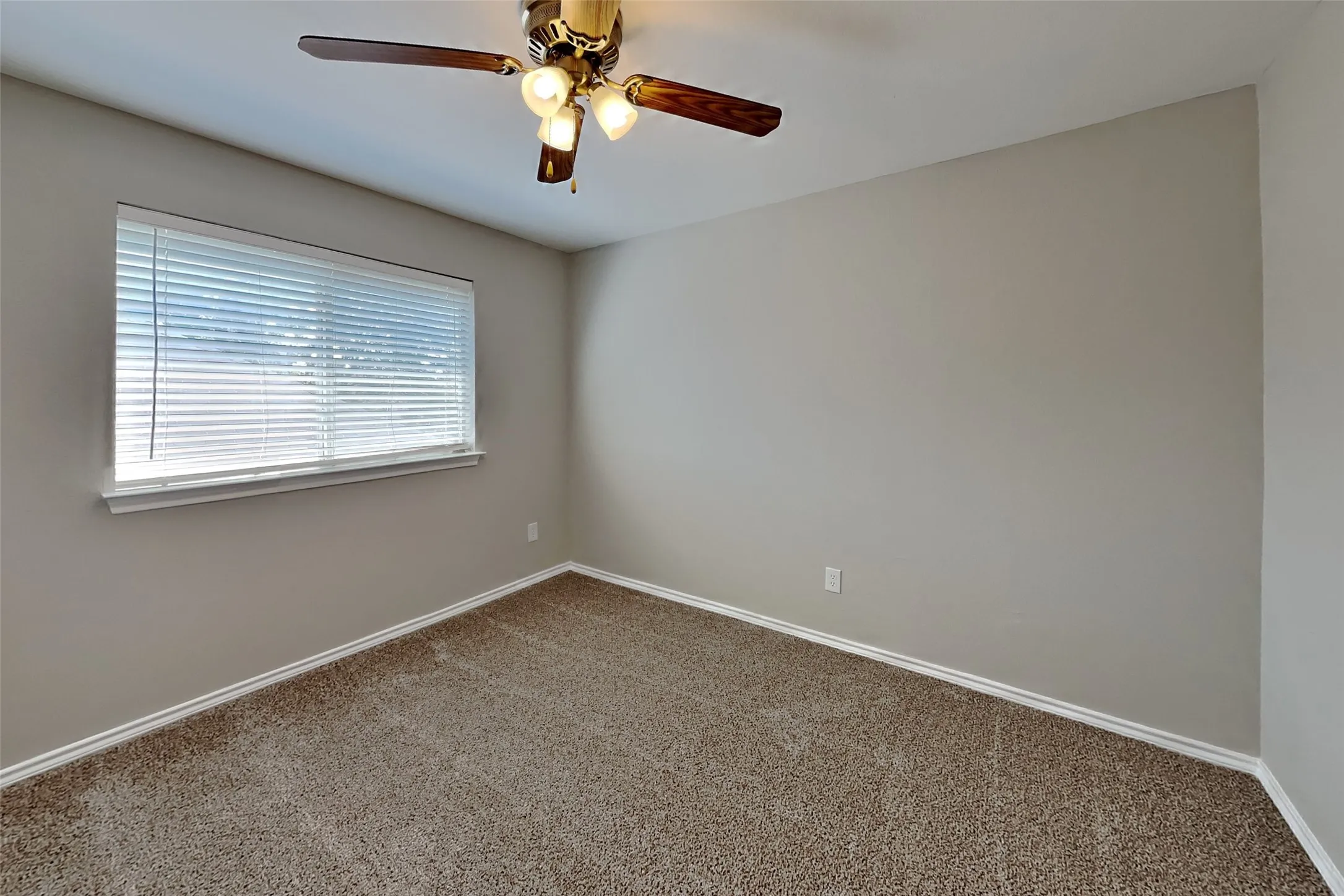 Single Family Residence For Rent in Tarrant County , 637 Crystal Brook Drive, Saginaw, Texas 76179, 4 Bedroom, 3 Bathroom, 2 Garage spaces, 2,095 Sqft, built in 1999, mls#21395897, Real Estate Agent in Saginaw, Homes For Rent in Tarrant county, Homes For Rent in Saginaw, Realtor in Saginaw Texas, Real Estate Brokerage Independent Realty Texas, Luminita Cordes Realtor