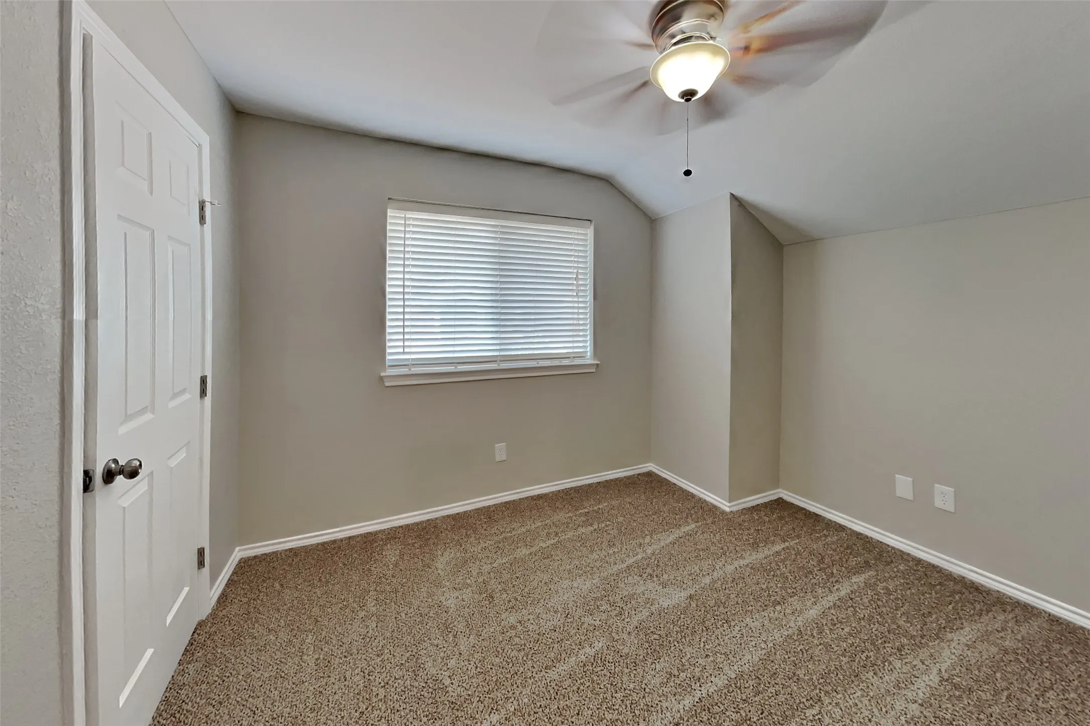 Single Family Residence For Rent in Tarrant County , 637 Crystal Brook Drive, Saginaw, Texas 76179, 4 Bedroom, 3 Bathroom, 2 Garage spaces, 2,095 Sqft, built in 1999, mls#21395897, Real Estate Agent in Saginaw, Homes For Rent in Tarrant county, Homes For Rent in Saginaw, Realtor in Saginaw Texas, Real Estate Brokerage Independent Realty Texas, Luminita Cordes Realtor