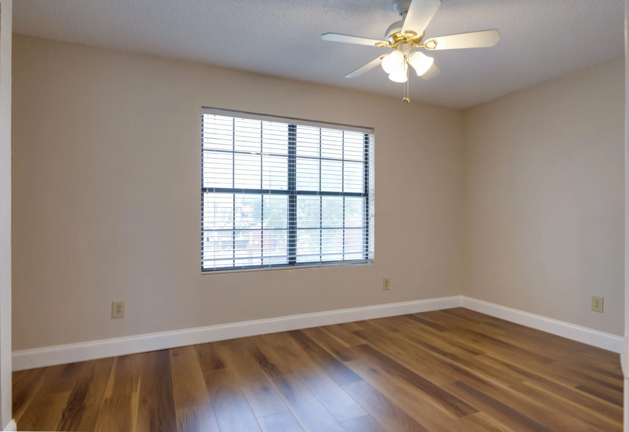Condominium For Rent in Dallas County , 234 Samuel Boulevard P6, Coppell, Texas 75019, 2 Bedroom, 2 Bathroom, Garage spaces, 1,188 Sqft, built in 1984, mls#21392353, Real Estate Agent in Coppell, Homes For Rent in Dallas county, Homes For Rent in Coppell, Realtor in Coppell Texas, Real Estate Brokerage Independent Realty Texas, Luminita Cordes Realtor