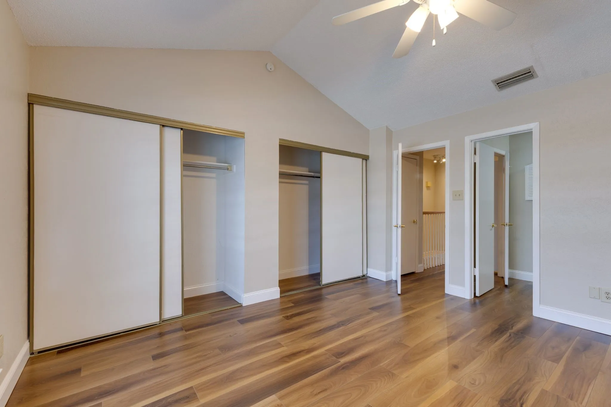 Condominium For Rent in Dallas County , 234 Samuel Boulevard P6, Coppell, Texas 75019, 2 Bedroom, 2 Bathroom, Garage spaces, 1,188 Sqft, built in 1984, mls#21392353, Real Estate Agent in Coppell, Homes For Rent in Dallas county, Homes For Rent in Coppell, Realtor in Coppell Texas, Real Estate Brokerage Independent Realty Texas, Luminita Cordes Realtor