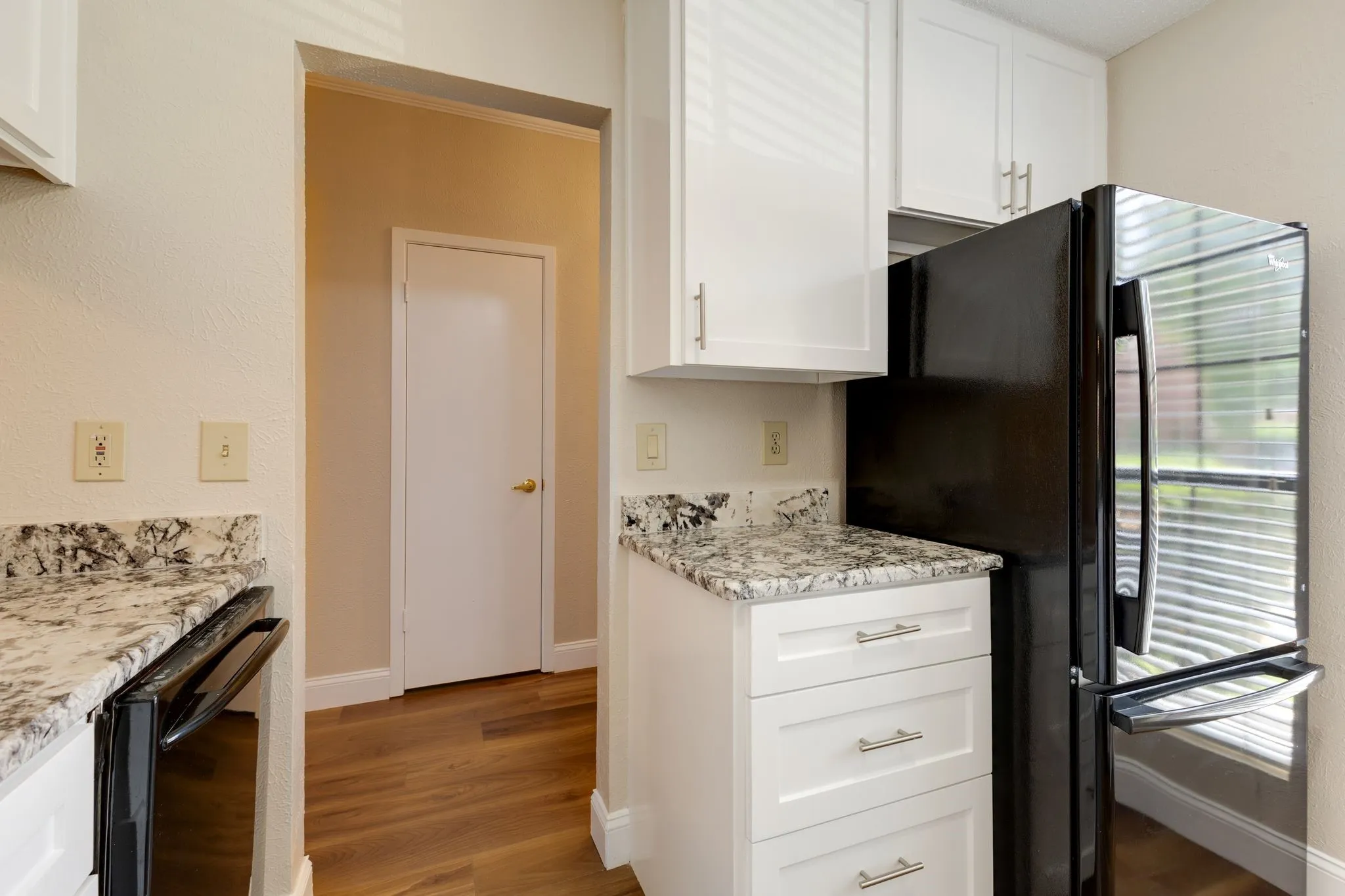 Condominium For Rent in Dallas County , 234 Samuel Boulevard P6, Coppell, Texas 75019, 2 Bedroom, 2 Bathroom, Garage spaces, 1,188 Sqft, built in 1984, mls#21392353, Real Estate Agent in Coppell, Homes For Rent in Dallas county, Homes For Rent in Coppell, Realtor in Coppell Texas, Real Estate Brokerage Independent Realty Texas, Luminita Cordes Realtor