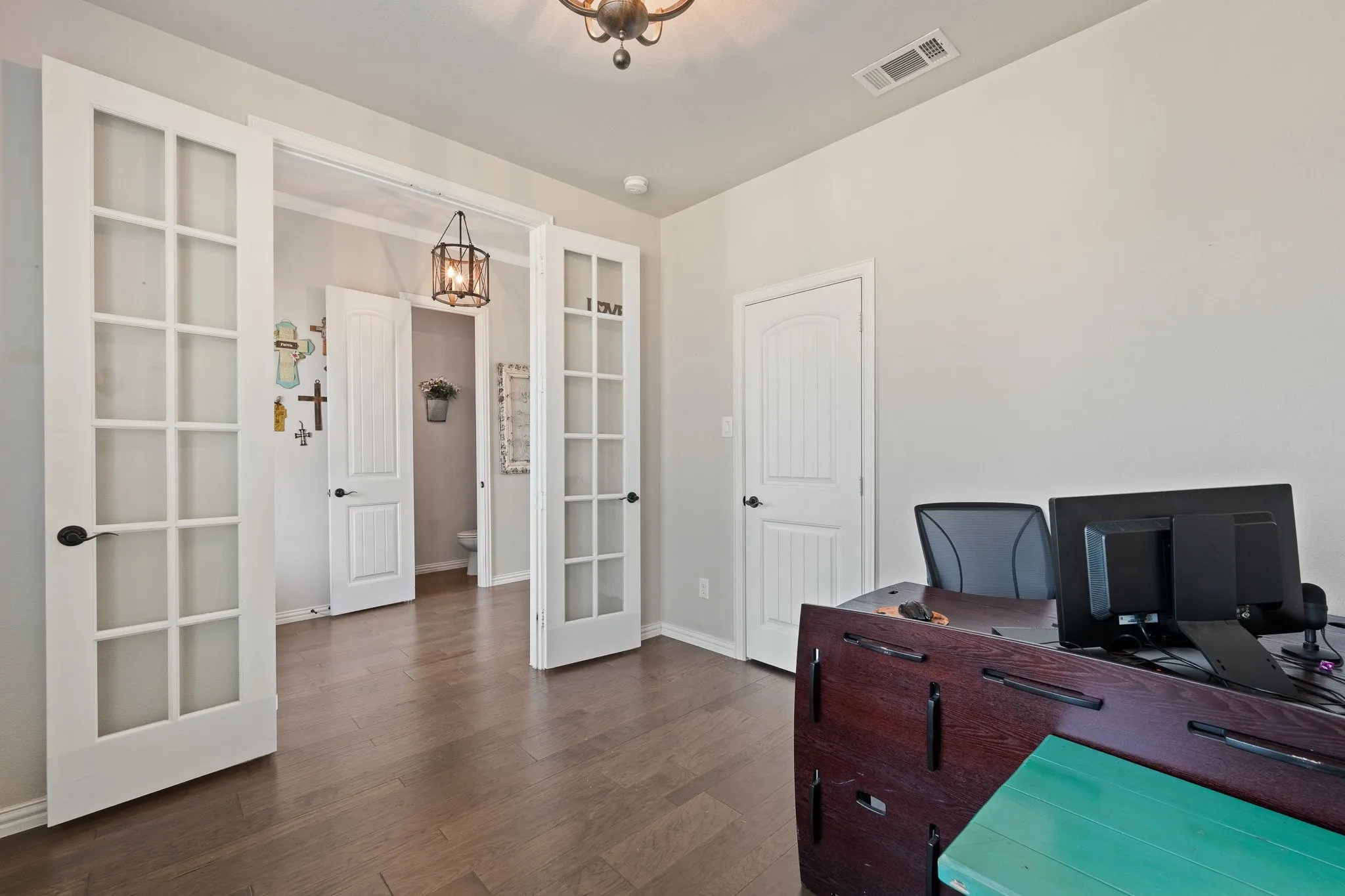 Single Family Residence For Sale in Johnson County , 2533 Lime Court, Burleson, Texas 76028, 4 Bedroom, 3 Bathroom, 2 Garage spaces, 2,447 Sqft, built in 2018, mls#21393356, Real Estate Agent in Burleson, Homes For Sale in Johnson county, Homes For Sale in Burleson, Realtor in Burleson Texas, Real Estate Brokerage Independent Realty Texas, Luminita Cordes Realtor