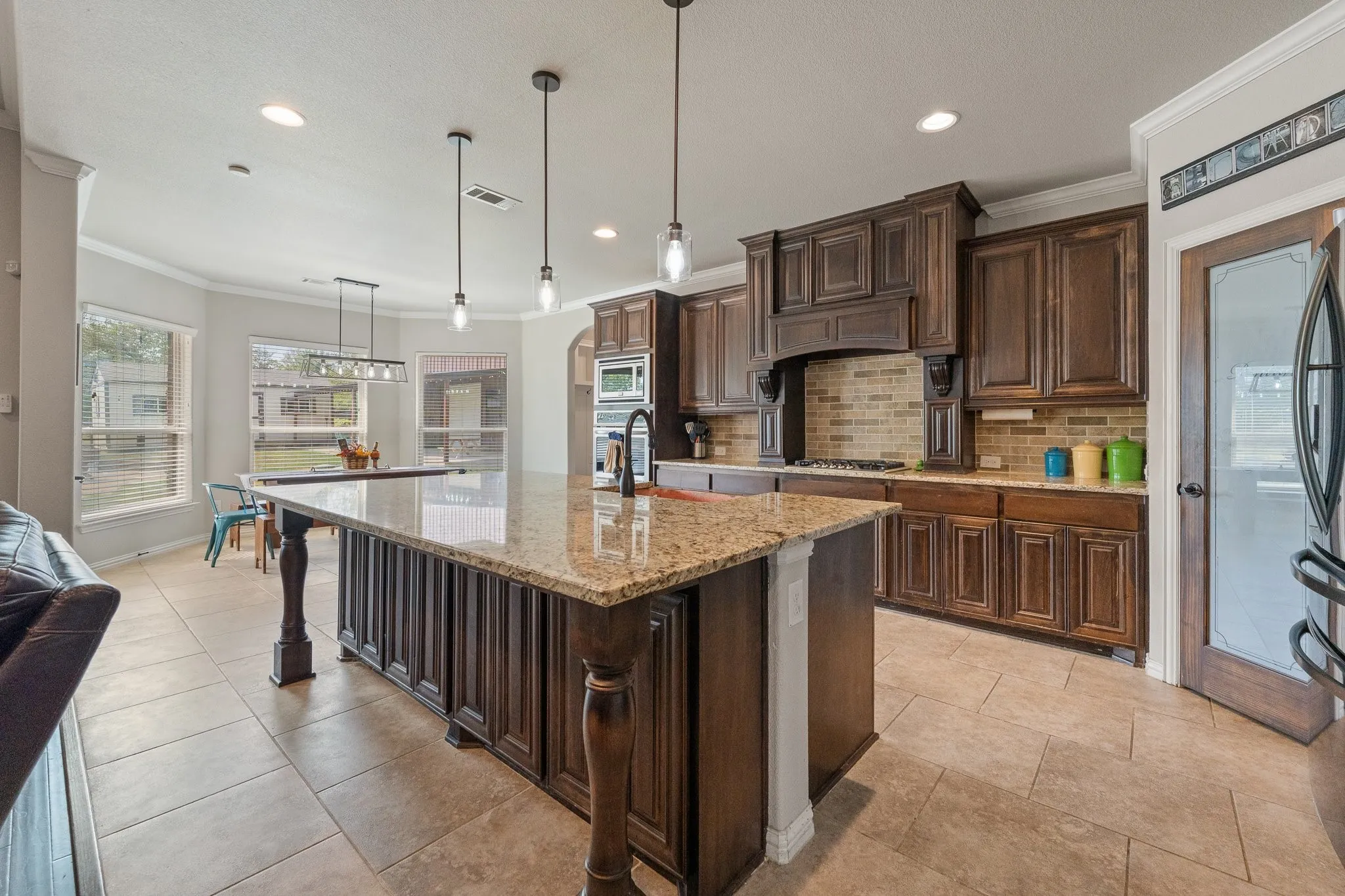 Single Family Residence For Sale in Johnson County , 2533 Lime Court, Burleson, Texas 76028, 4 Bedroom, 3 Bathroom, 2 Garage spaces, 2,447 Sqft, built in 2018, mls#21393356, Real Estate Agent in Burleson, Homes For Sale in Johnson county, Homes For Sale in Burleson, Realtor in Burleson Texas, Real Estate Brokerage Independent Realty Texas, Luminita Cordes Realtor