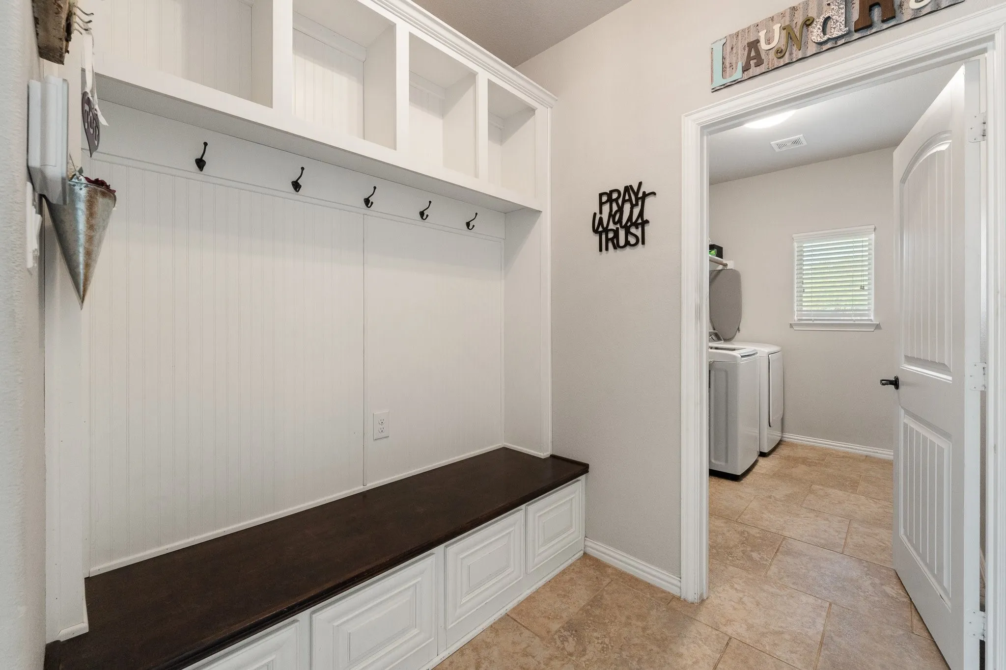 Single Family Residence For Sale in Johnson County , 2533 Lime Court, Burleson, Texas 76028, 4 Bedroom, 3 Bathroom, 2 Garage spaces, 2,447 Sqft, built in 2018, mls#21393356, Real Estate Agent in Burleson, Homes For Sale in Johnson county, Homes For Sale in Burleson, Realtor in Burleson Texas, Real Estate Brokerage Independent Realty Texas, Luminita Cordes Realtor
