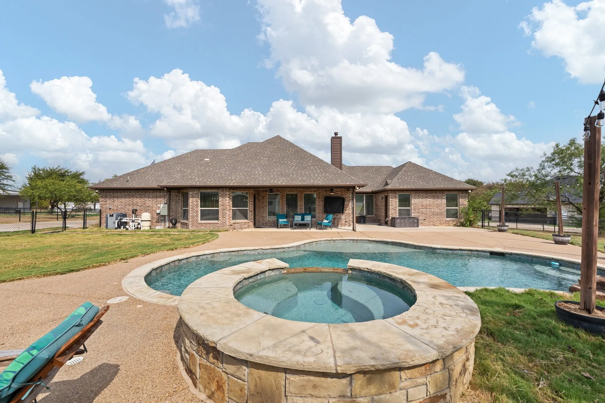 Single Family Residence For Sale in Johnson County , 2533 Lime Court, Burleson, Texas 76028, 4 Bedroom, 3 Bathroom, 2 Garage spaces, 2,447 Sqft, built in 2018, mls#21393356, Real Estate Agent in Burleson, Homes For Sale in Johnson county, Homes For Sale in Burleson, Realtor in Burleson Texas, Real Estate Brokerage Independent Realty Texas, Luminita Cordes Realtor