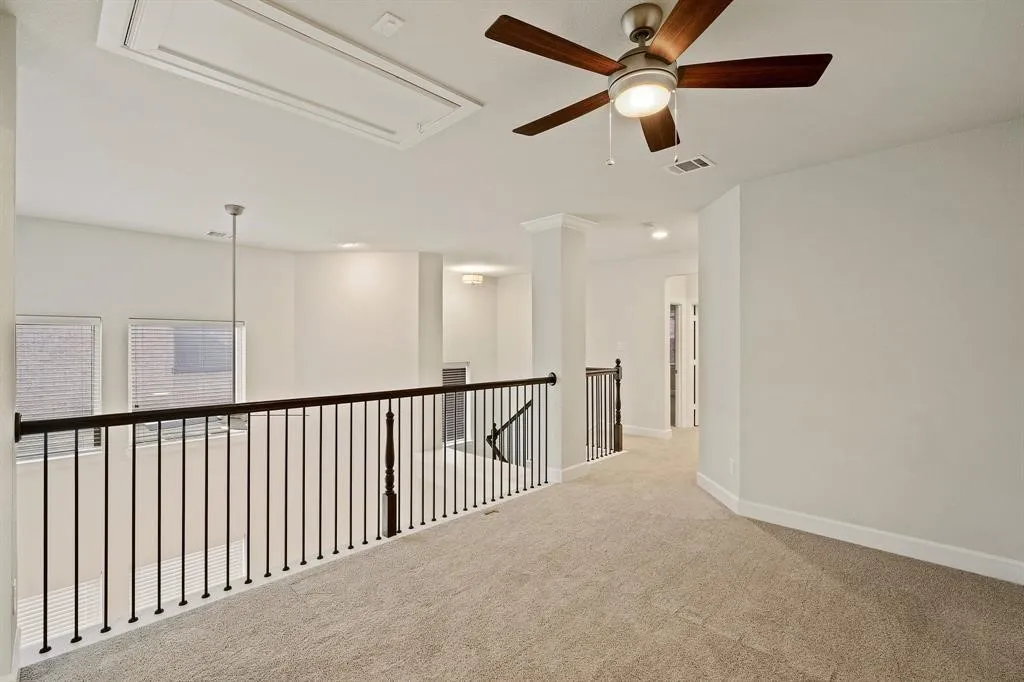 Single Family Residence For Rent in Collin County , 6305 Smithwick, Mc Kinney, Texas 75070, 3 Bedroom, 3 Bathroom, 2 Garage spaces, 2,730 Sqft, built in 2017, mls#21395865, Real Estate Agent in Mc Kinney, Homes For Rent in Collin county, Homes For Rent in Mc Kinney, Realtor in Mc Kinney Texas, Real Estate Brokerage Independent Realty Texas, Luminita Cordes Realtor