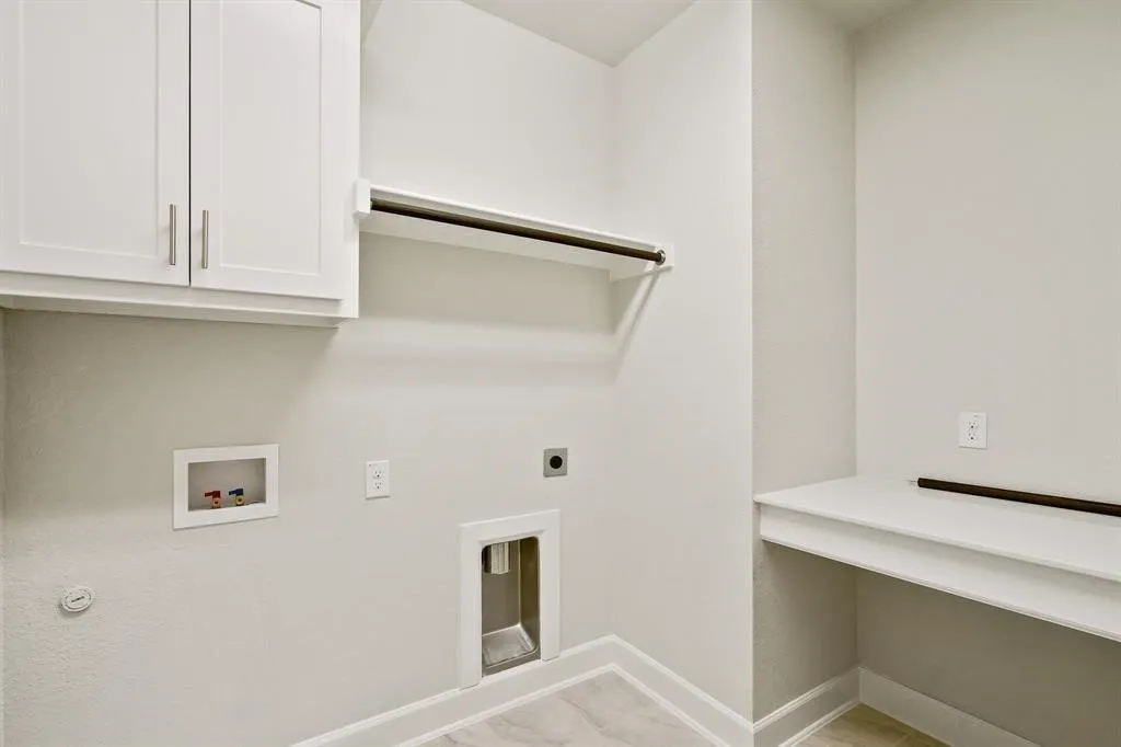 Single Family Residence For Rent in Collin County , 6305 Smithwick, Mc Kinney, Texas 75070, 3 Bedroom, 3 Bathroom, 2 Garage spaces, 2,730 Sqft, built in 2017, mls#21395865, Real Estate Agent in Mc Kinney, Homes For Rent in Collin county, Homes For Rent in Mc Kinney, Realtor in Mc Kinney Texas, Real Estate Brokerage Independent Realty Texas, Luminita Cordes Realtor