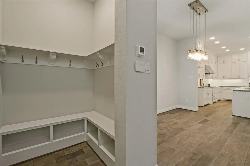 Single Family Residence For Rent in Collin County , 6305 Smithwick, Mc Kinney, Texas 75070, 3 Bedroom, 3 Bathroom, 2 Garage spaces, 2,730 Sqft, built in 2017, mls#21395865, Real Estate Agent in Mc Kinney, Homes For Rent in Collin county, Homes For Rent in Mc Kinney, Realtor in Mc Kinney Texas, Real Estate Brokerage Independent Realty Texas, Luminita Cordes Realtor