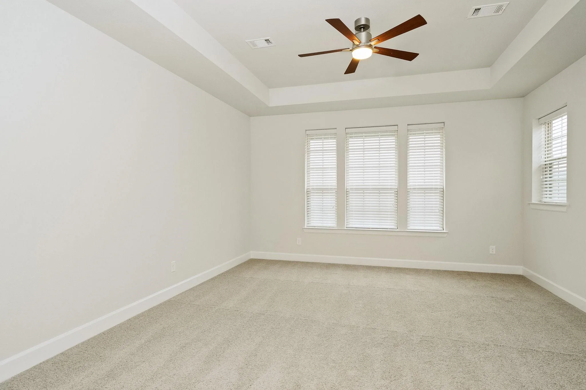 Single Family Residence For Rent in Collin County , 6305 Smithwick, Mc Kinney, Texas 75070, 3 Bedroom, 3 Bathroom, 2 Garage spaces, 2,730 Sqft, built in 2017, mls#21395865, Real Estate Agent in Mc Kinney, Homes For Rent in Collin county, Homes For Rent in Mc Kinney, Realtor in Mc Kinney Texas, Real Estate Brokerage Independent Realty Texas, Luminita Cordes Realtor