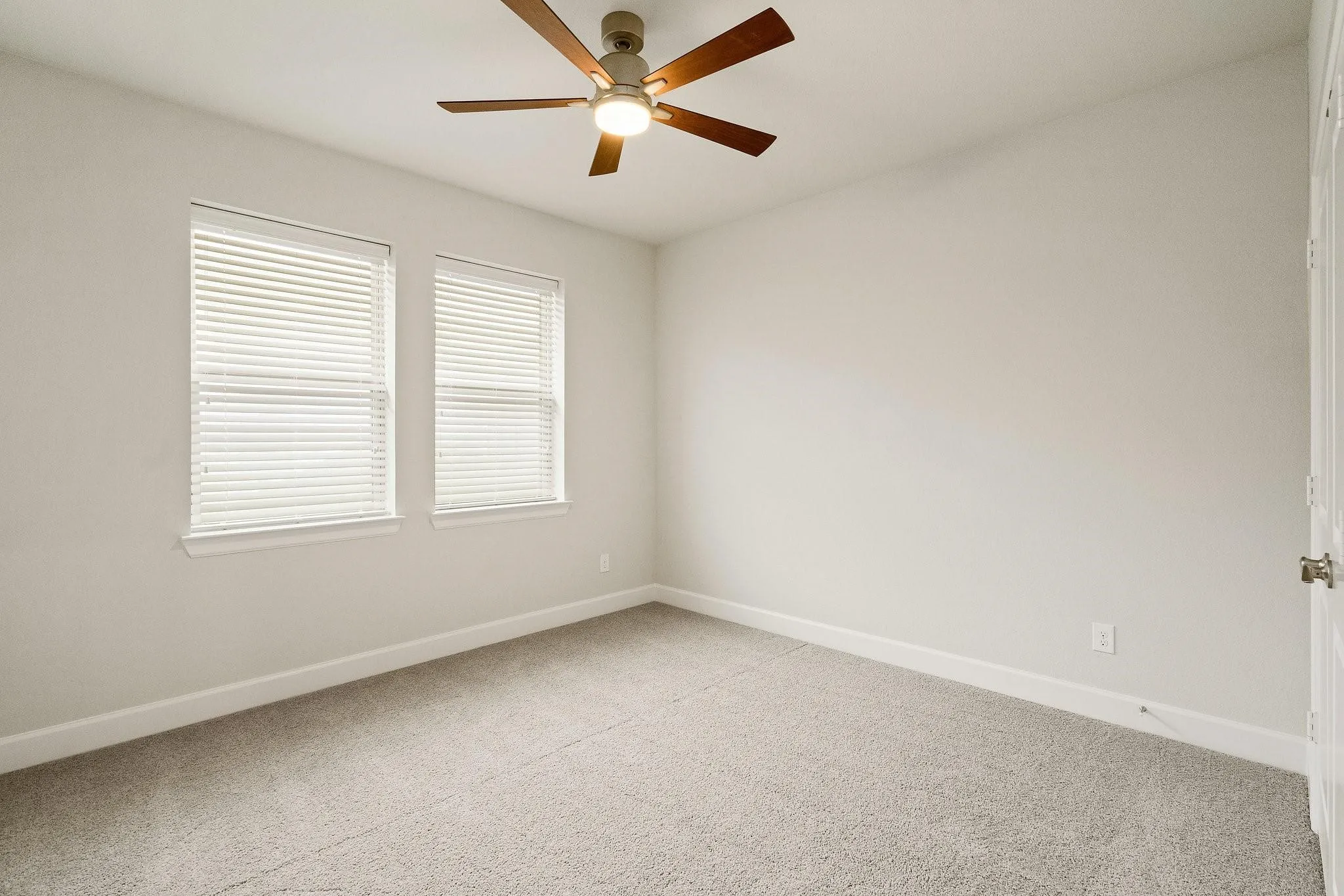 Single Family Residence For Rent in Collin County , 6305 Smithwick, Mc Kinney, Texas 75070, 3 Bedroom, 3 Bathroom, 2 Garage spaces, 2,730 Sqft, built in 2017, mls#21395865, Real Estate Agent in Mc Kinney, Homes For Rent in Collin county, Homes For Rent in Mc Kinney, Realtor in Mc Kinney Texas, Real Estate Brokerage Independent Realty Texas, Luminita Cordes Realtor