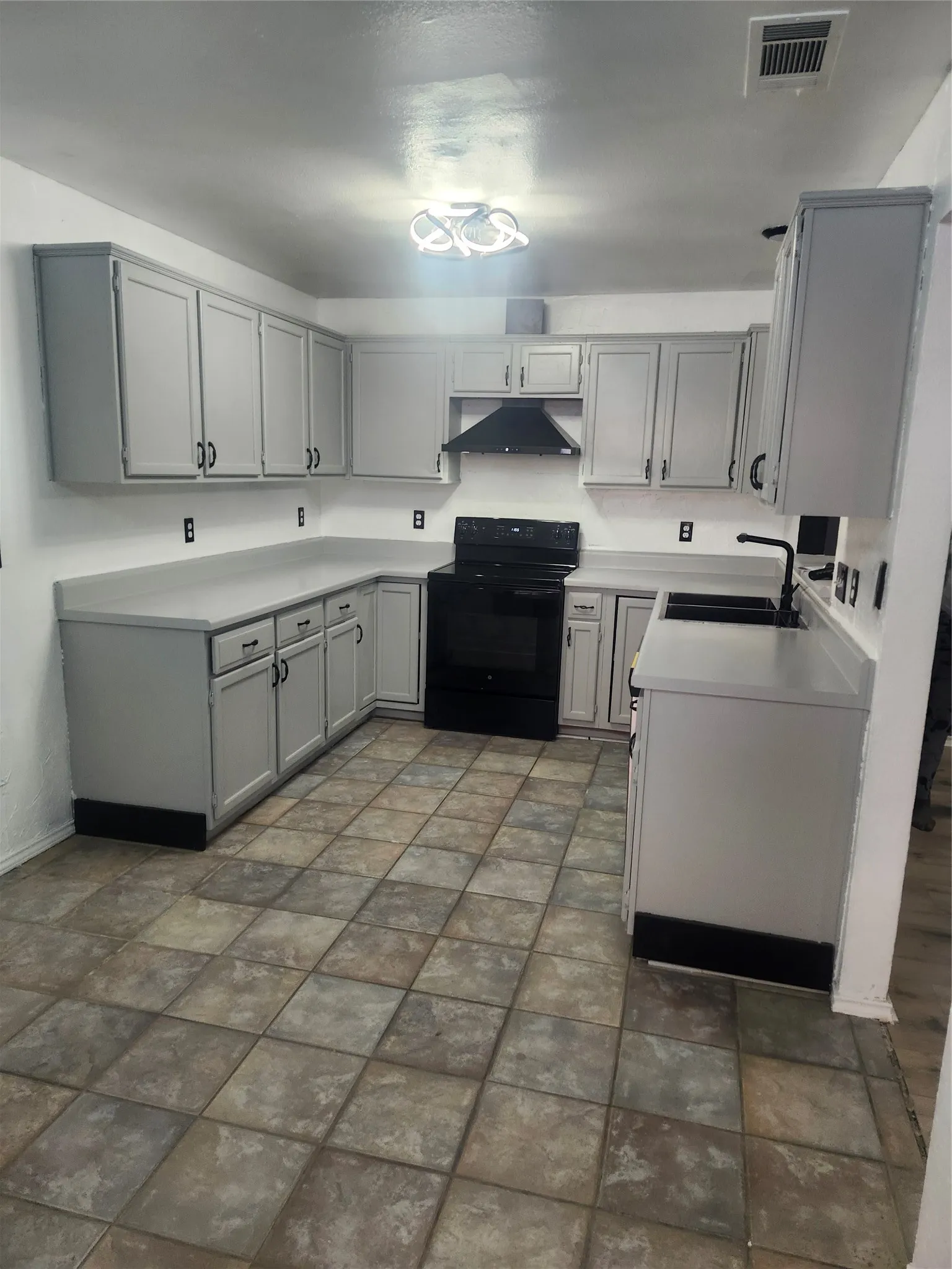 Single Family Residence For Sale in Dallas County , 1720 Medina Drive, Mesquite, Texas 75150, 3 Bedroom, 2 Bathroom, 2 Garage spaces, 1,585 Sqft, built in 1987, mls#21395902, Real Estate Agent in Mesquite, Homes For Sale in Dallas county, Homes For Sale in Mesquite, Realtor in Mesquite Texas, Real Estate Brokerage Independent Realty Texas, Luminita Cordes Realtor
