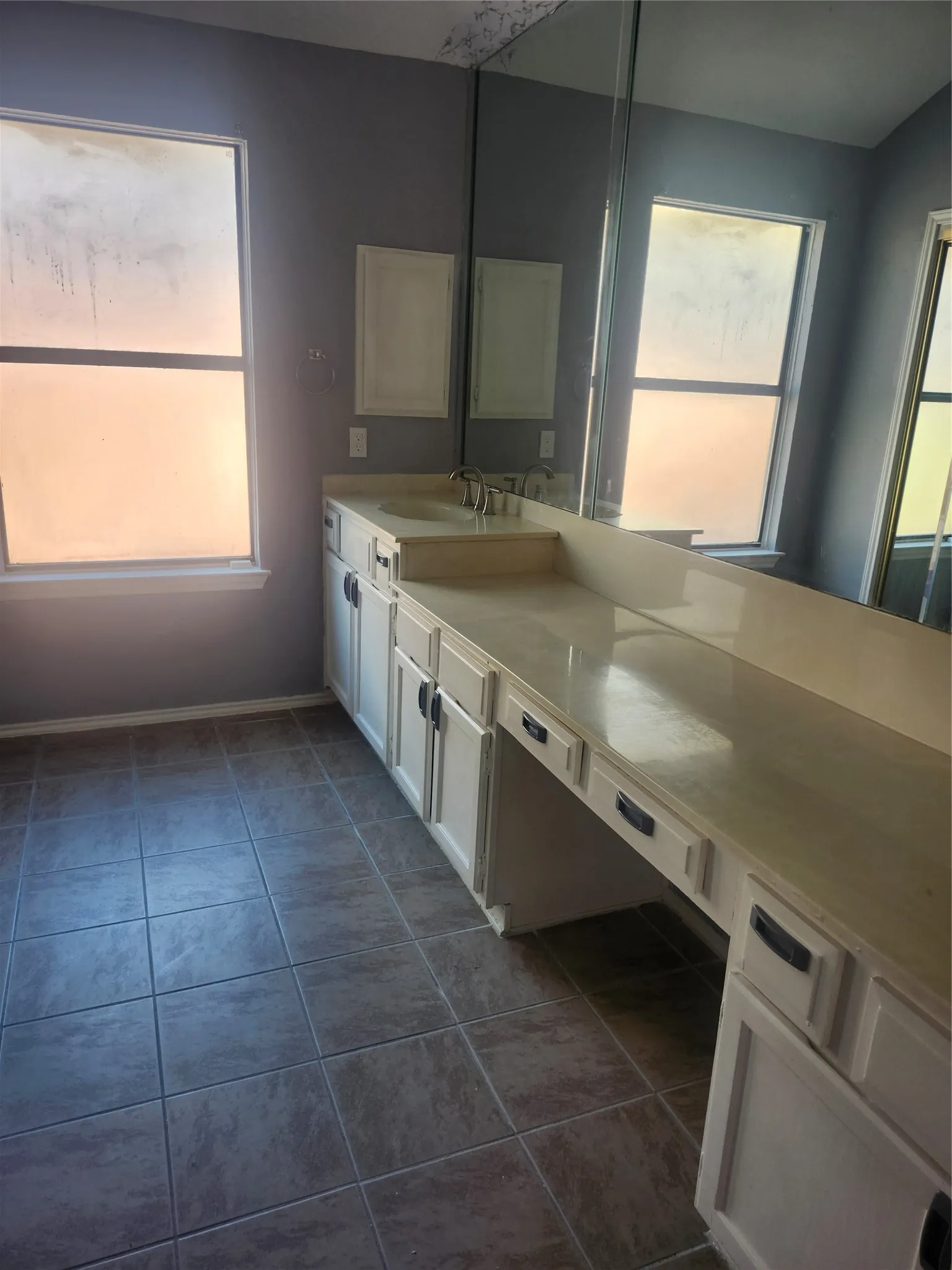 Single Family Residence For Sale in Dallas County , 1720 Medina Drive, Mesquite, Texas 75150, 3 Bedroom, 2 Bathroom, 2 Garage spaces, 1,585 Sqft, built in 1987, mls#21395902, Real Estate Agent in Mesquite, Homes For Sale in Dallas county, Homes For Sale in Mesquite, Realtor in Mesquite Texas, Real Estate Brokerage Independent Realty Texas, Luminita Cordes Realtor