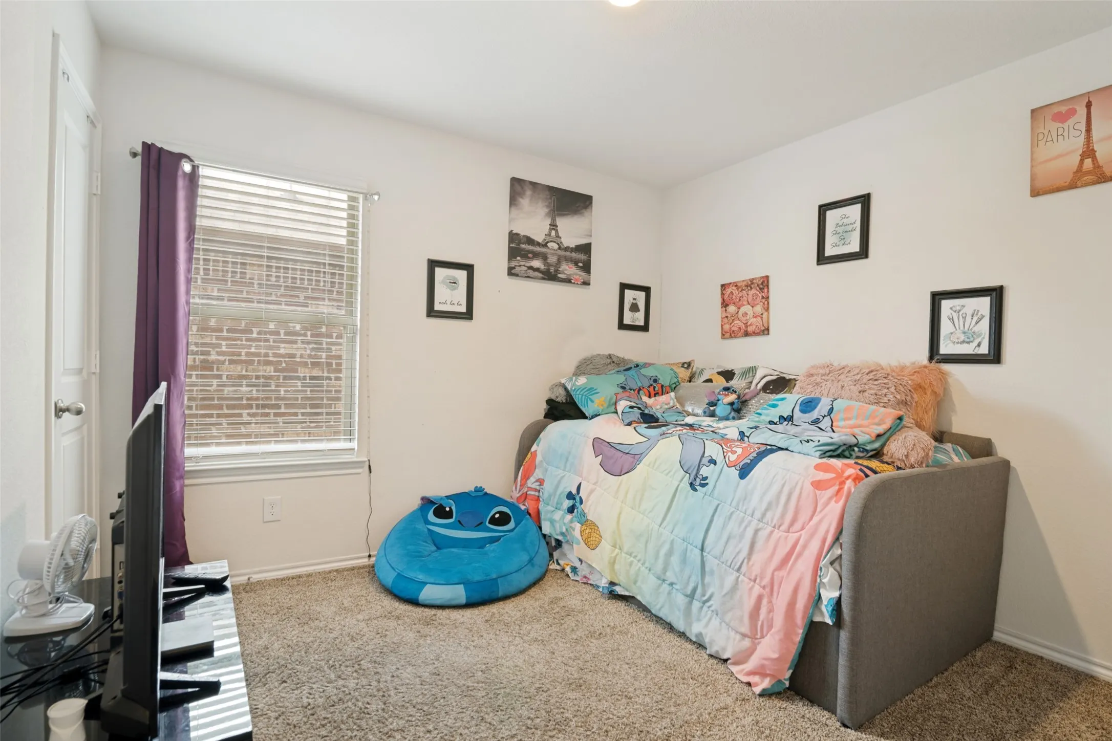 Window with blinds and curtain rod
