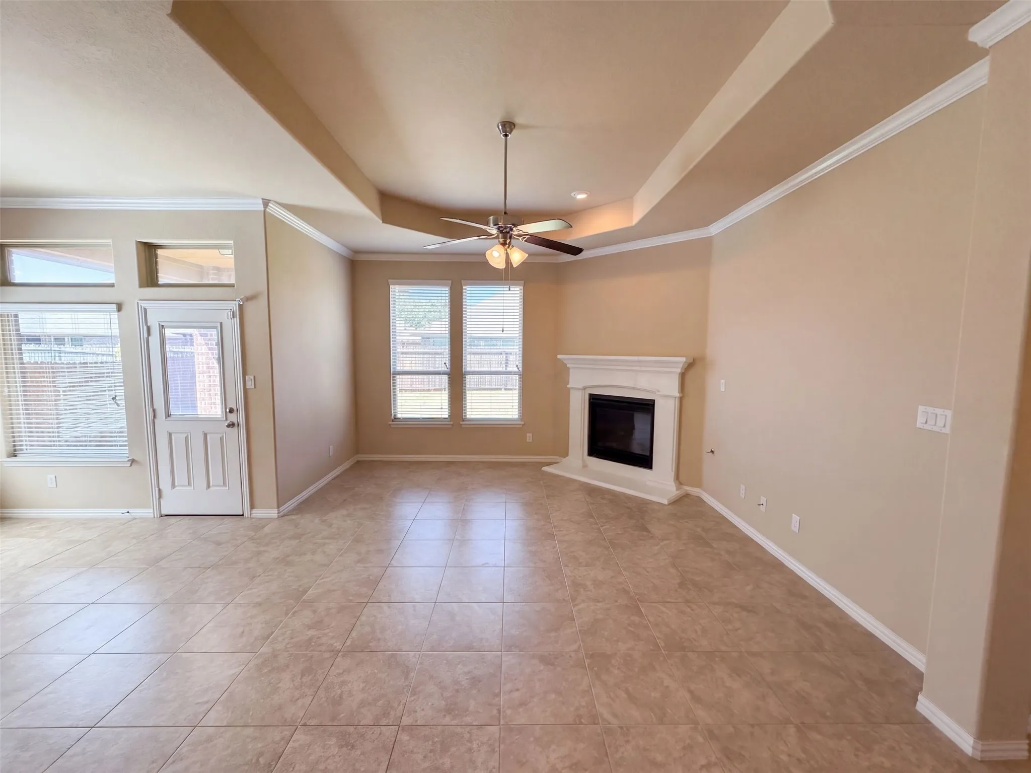 Single Family Residence For Sale in Denton County , 3912 Gennaker Drive, Denton, Texas 76210, 3 Bedroom, 2 Bathroom, 2 Garage spaces, 2,040 Sqft, built in 2016, mls#21395904, Real Estate Agent in Denton, Homes For Sale in Denton county, Homes For Sale in Denton, Realtor in Denton Texas, Real Estate Brokerage Independent Realty Texas, Luminita Cordes Realtor