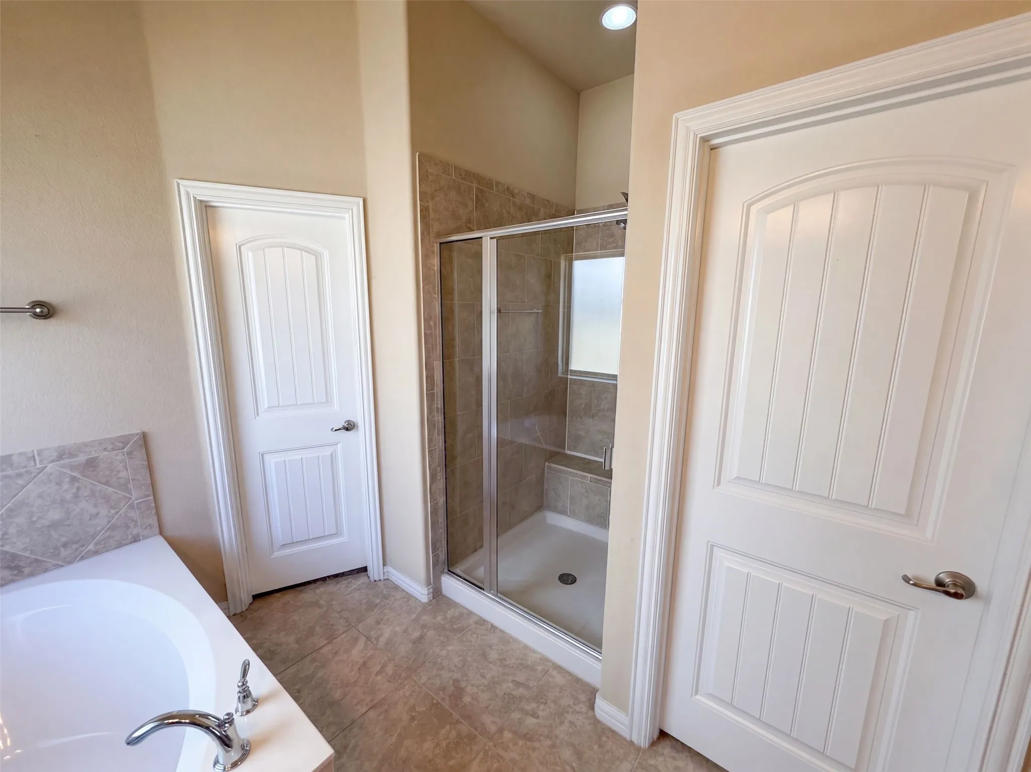 Single Family Residence For Sale in Denton County , 3912 Gennaker Drive, Denton, Texas 76210, 3 Bedroom, 2 Bathroom, 2 Garage spaces, 2,040 Sqft, built in 2016, mls#21395904, Real Estate Agent in Denton, Homes For Sale in Denton county, Homes For Sale in Denton, Realtor in Denton Texas, Real Estate Brokerage Independent Realty Texas, Luminita Cordes Realtor