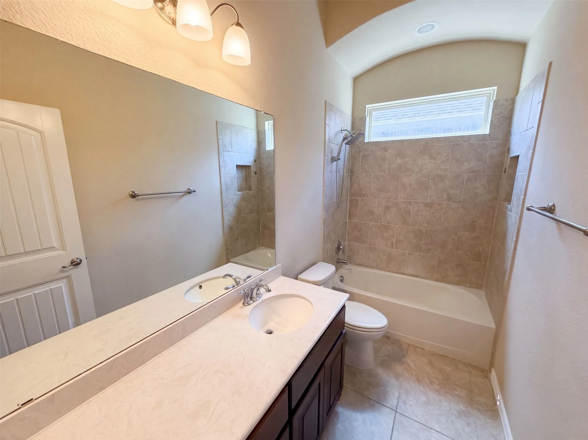 Single Family Residence For Sale in Denton County , 3912 Gennaker Drive, Denton, Texas 76210, 3 Bedroom, 2 Bathroom, 2 Garage spaces, 2,040 Sqft, built in 2016, mls#21395904, Real Estate Agent in Denton, Homes For Sale in Denton county, Homes For Sale in Denton, Realtor in Denton Texas, Real Estate Brokerage Independent Realty Texas, Luminita Cordes Realtor