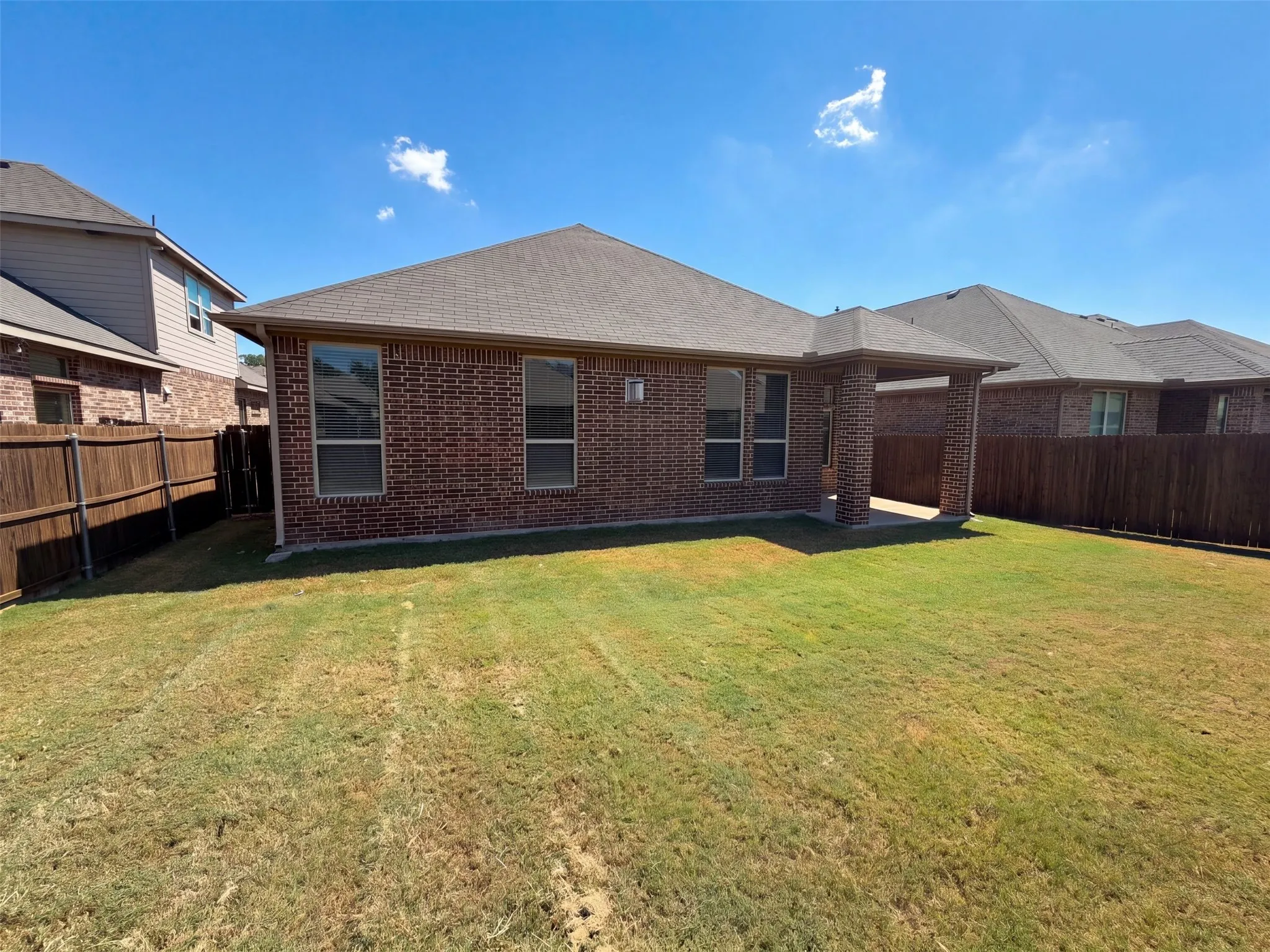 Single Family Residence For Sale in Denton County , 3912 Gennaker Drive, Denton, Texas 76210, 3 Bedroom, 2 Bathroom, 2 Garage spaces, 2,040 Sqft, built in 2016, mls#21395904, Real Estate Agent in Denton, Homes For Sale in Denton county, Homes For Sale in Denton, Realtor in Denton Texas, Real Estate Brokerage Independent Realty Texas, Luminita Cordes Realtor