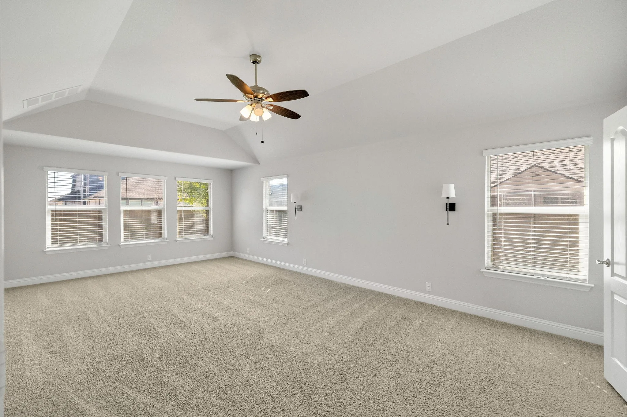 Single Family Residence For Sale in Collin County , 521 Birch Grove Drive, Wylie, Texas 75098, 4 Bedroom, 3 Bathroom, 2 Garage spaces, 3,285 Sqft, built in 2022, mls#21395885, Real Estate Agent in Wylie, Homes For Sale in Collin county, Homes For Sale in Wylie, Realtor in Wylie Texas, Real Estate Brokerage Independent Realty Texas, Luminita Cordes Realtor
