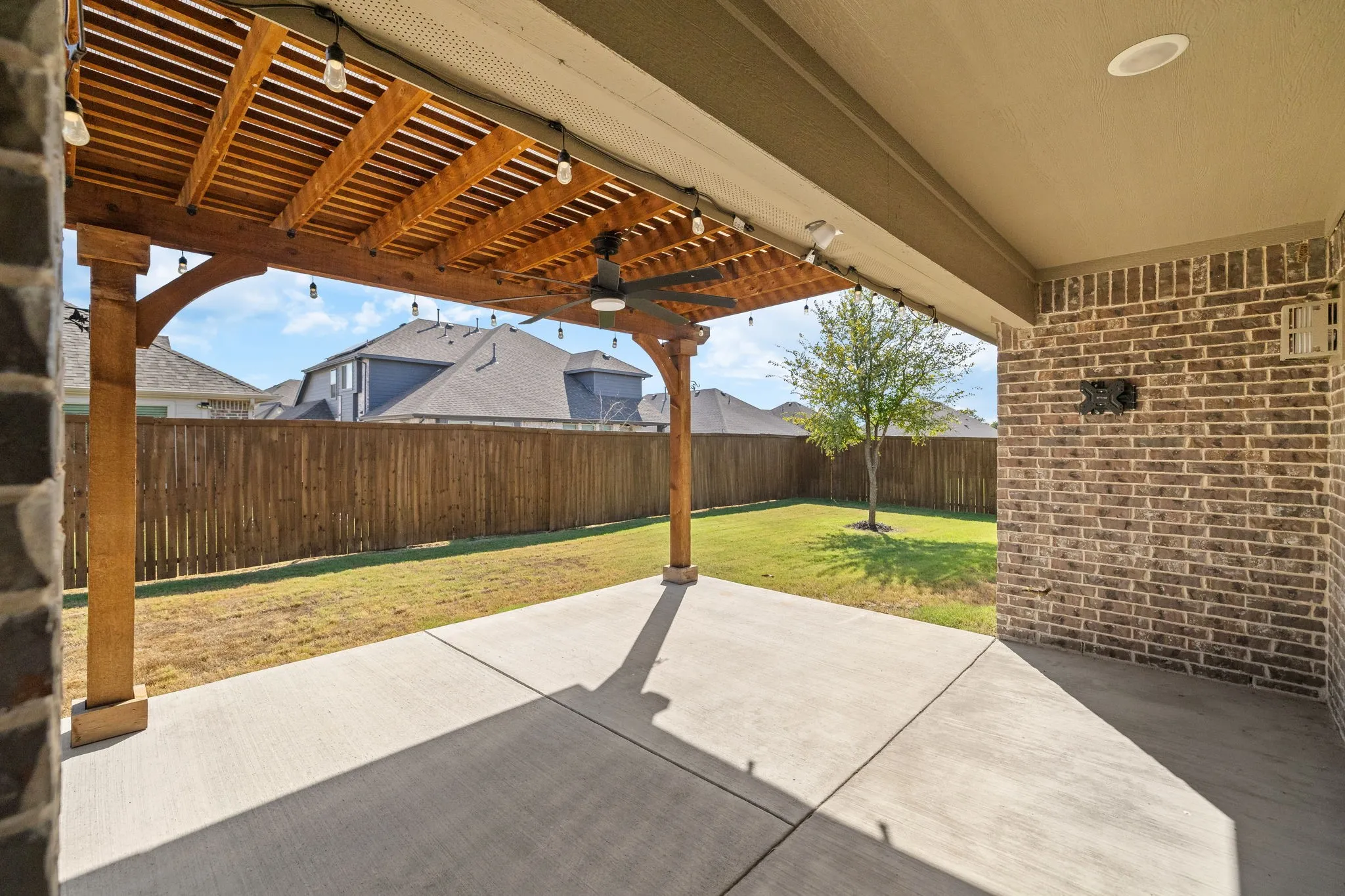 Single Family Residence For Sale in Collin County , 521 Birch Grove Drive, Wylie, Texas 75098, 4 Bedroom, 3 Bathroom, 2 Garage spaces, 3,285 Sqft, built in 2022, mls#21395885, Real Estate Agent in Wylie, Homes For Sale in Collin county, Homes For Sale in Wylie, Realtor in Wylie Texas, Real Estate Brokerage Independent Realty Texas, Luminita Cordes Realtor