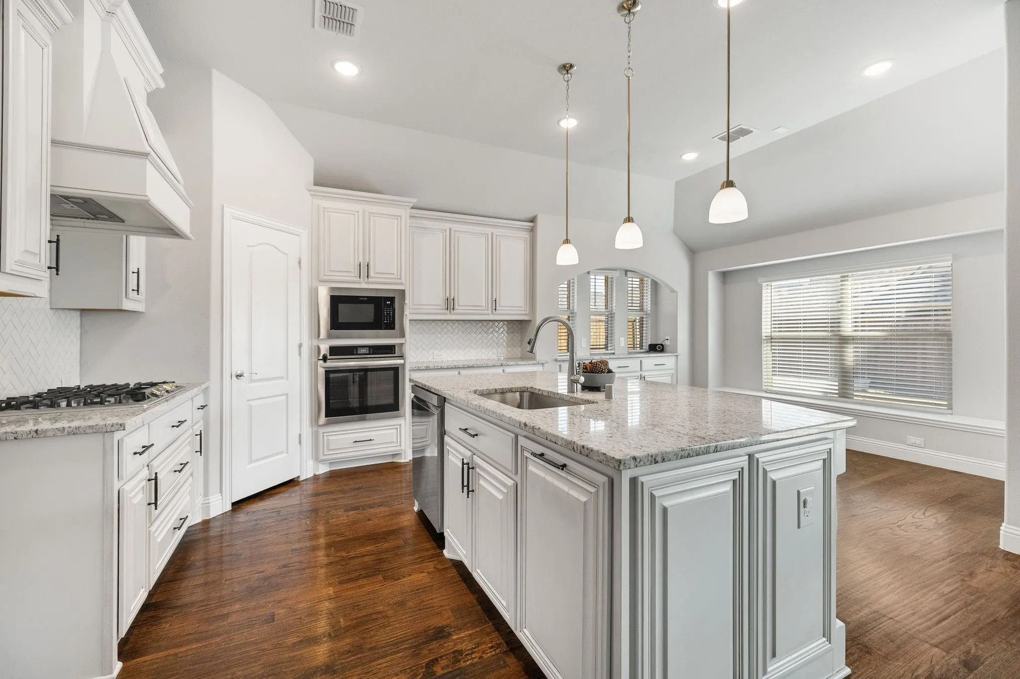 Single Family Residence For Sale in Collin County , 521 Birch Grove Drive, Wylie, Texas 75098, 4 Bedroom, 3 Bathroom, 2 Garage spaces, 3,285 Sqft, built in 2022, mls#21395885, Real Estate Agent in Wylie, Homes For Sale in Collin county, Homes For Sale in Wylie, Realtor in Wylie Texas, Real Estate Brokerage Independent Realty Texas, Luminita Cordes Realtor