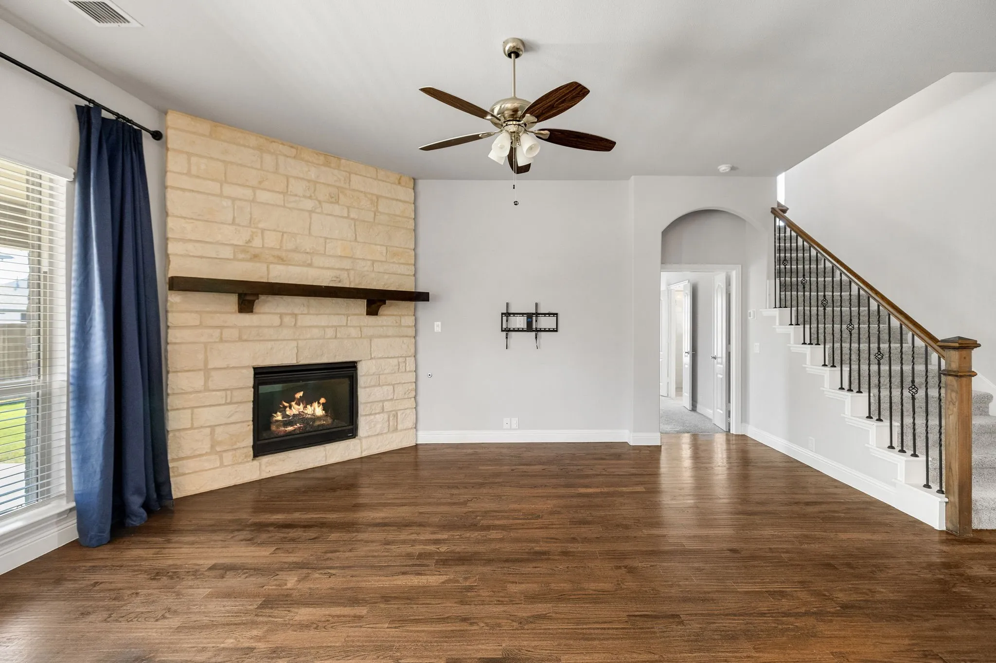 Single Family Residence For Sale in Collin County , 521 Birch Grove Drive, Wylie, Texas 75098, 4 Bedroom, 3 Bathroom, 2 Garage spaces, 3,285 Sqft, built in 2022, mls#21395885, Real Estate Agent in Wylie, Homes For Sale in Collin county, Homes For Sale in Wylie, Realtor in Wylie Texas, Real Estate Brokerage Independent Realty Texas, Luminita Cordes Realtor