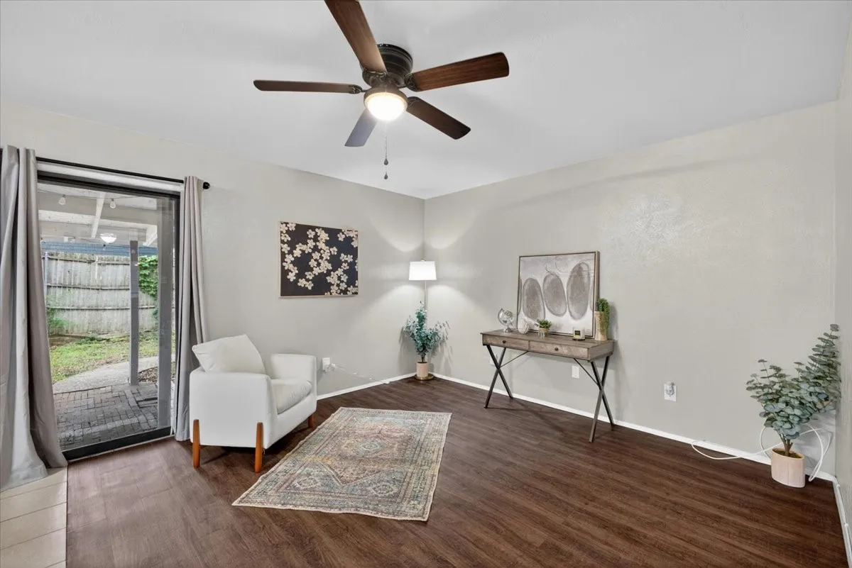 Single Family Residence For Sale in Tarrant County , 6506 Blackberry Drive, Arlington, Texas 76016, 3 Bedroom, 2 Bathroom, 2 Garage spaces, 1,709 Sqft, built in 1979, mls#21395045, Real Estate Agent in Arlington, Homes For Sale in Tarrant county, Homes For Sale in Arlington, Realtor in Arlington Texas, Real Estate Brokerage Independent Realty Texas, Luminita Cordes Realtor