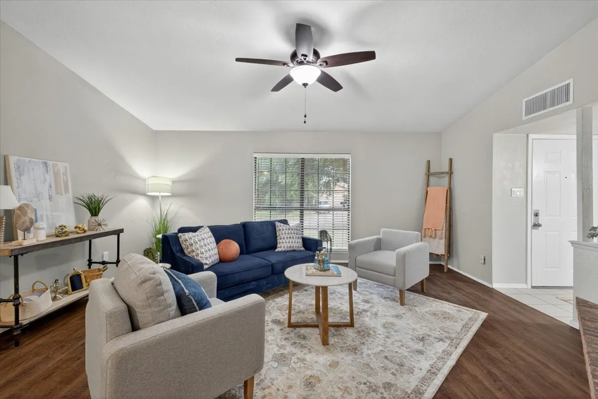 Single Family Residence For Sale in Tarrant County , 6506 Blackberry Drive, Arlington, Texas 76016, 3 Bedroom, 2 Bathroom, 2 Garage spaces, 1,709 Sqft, built in 1979, mls#21395045, Real Estate Agent in Arlington, Homes For Sale in Tarrant county, Homes For Sale in Arlington, Realtor in Arlington Texas, Real Estate Brokerage Independent Realty Texas, Luminita Cordes Realtor