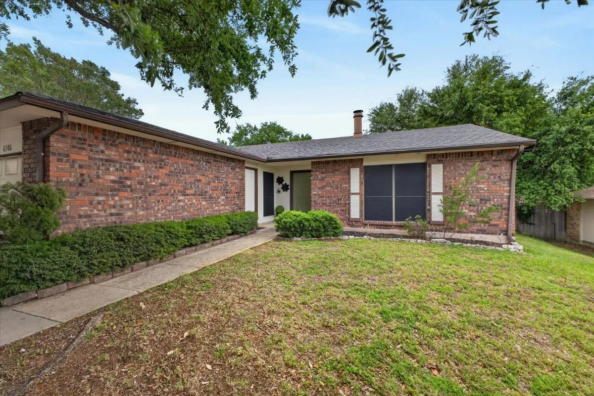Single Family Residence For Sale