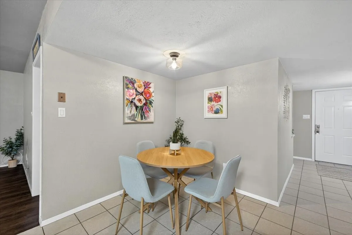 Single Family Residence For Sale in Tarrant County , 6506 Blackberry Drive, Arlington, Texas 76016, 3 Bedroom, 2 Bathroom, 2 Garage spaces, 1,709 Sqft, built in 1979, mls#21395045, Real Estate Agent in Arlington, Homes For Sale in Tarrant county, Homes For Sale in Arlington, Realtor in Arlington Texas, Real Estate Brokerage Independent Realty Texas, Luminita Cordes Realtor
