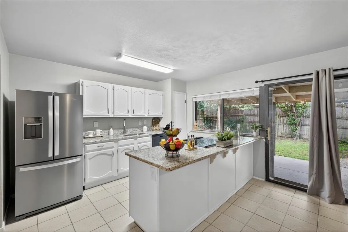 Single Family Residence For Sale in Tarrant County , 6506 Blackberry Drive, Arlington, Texas 76016, 3 Bedroom, 2 Bathroom, 2 Garage spaces, 1,709 Sqft, built in 1979, mls#21395045, Real Estate Agent in Arlington, Homes For Sale in Tarrant county, Homes For Sale in Arlington, Realtor in Arlington Texas, Real Estate Brokerage Independent Realty Texas, Luminita Cordes Realtor