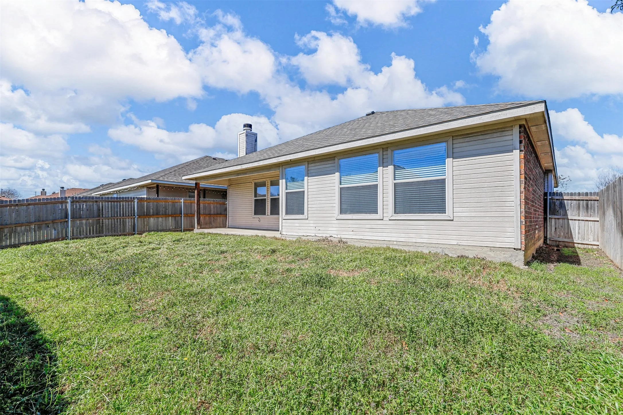 Single Family Residence For Rent in Tarrant County , 4541 High Cotton Trail, Fort Worth, Texas 76179, 3 Bedroom, 2 Bathroom, 2 Garage spaces, 1,526 Sqft, built in 2006, mls#21395914, Real Estate Agent in Fort Worth, Homes For Rent in Tarrant county, Homes For Rent in Fort Worth, Realtor in Fort Worth Texas, Real Estate Brokerage Independent Realty Texas, Luminita Cordes Realtor